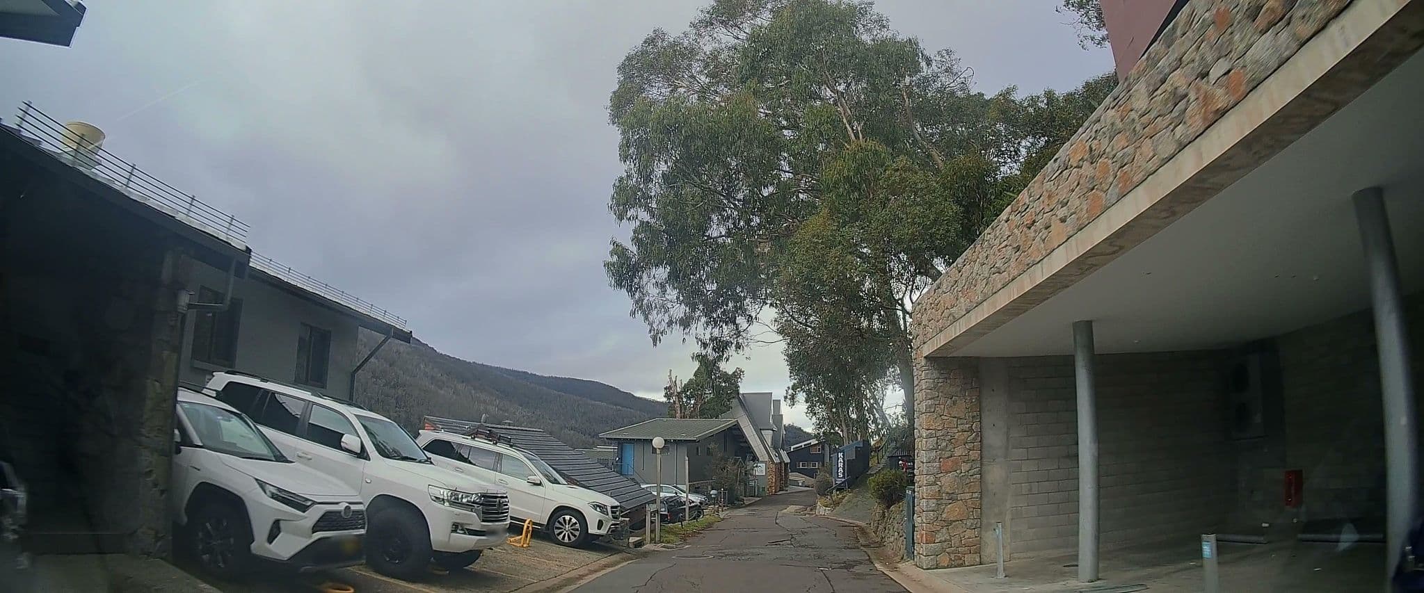 Street view near Bernti's Mountain Inn, Jindabyne — © maxim752 (CC BY-SA · Mapillary)