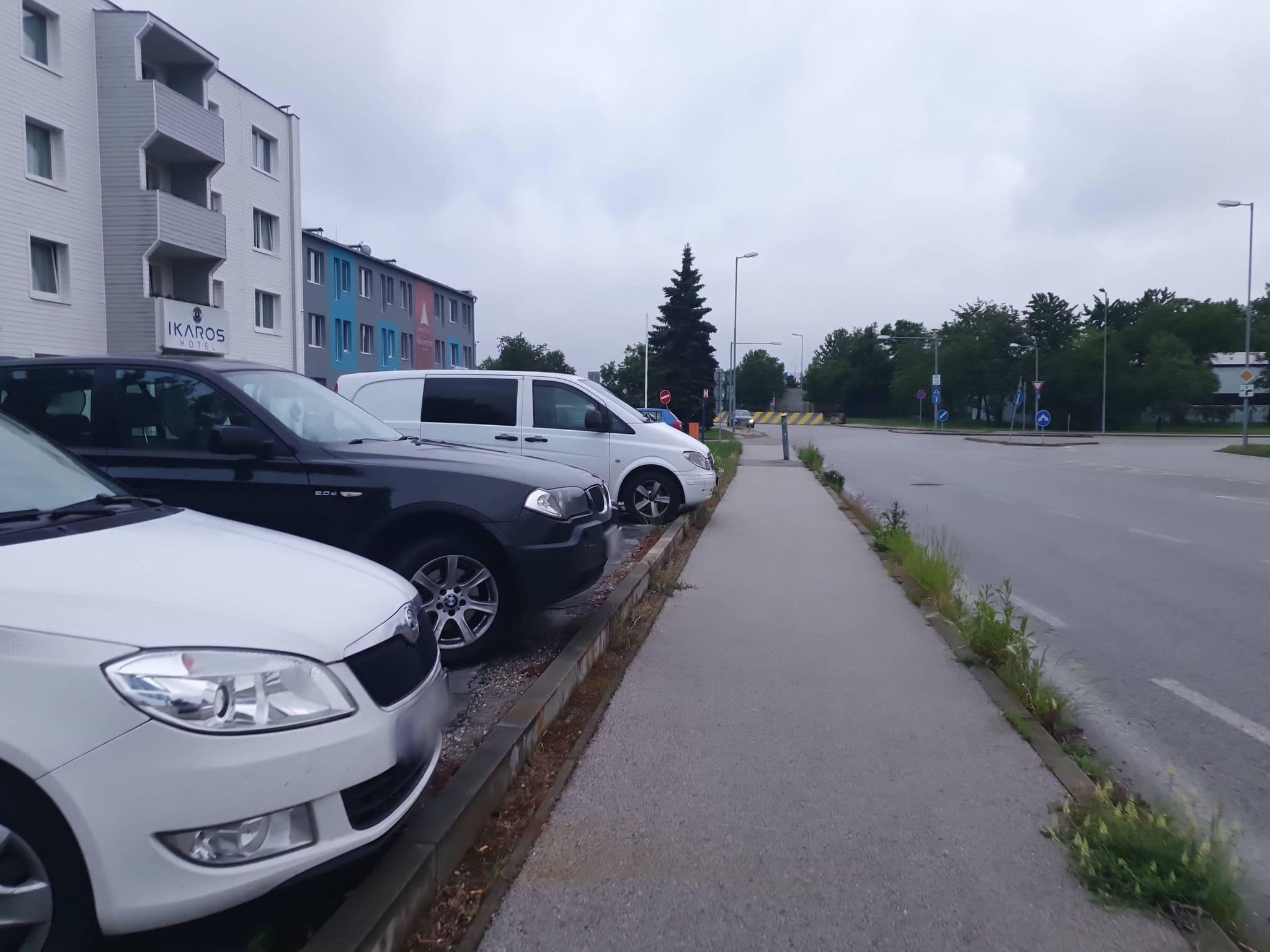 Street view near Penzión Slov-Air, Vrakuňa — © vmg (CC BY-SA · Mapillary)