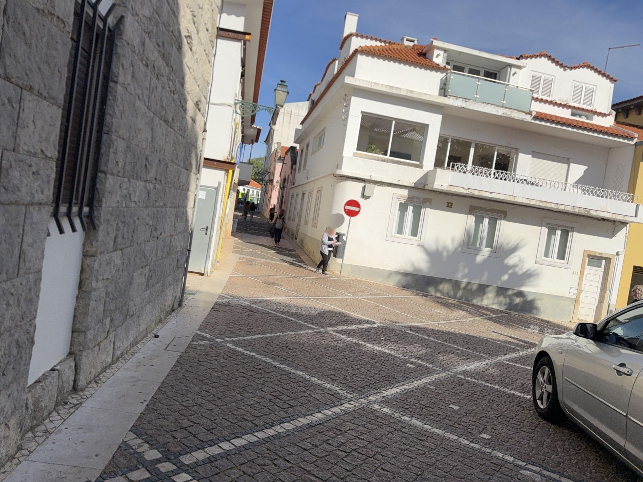 Street view near Albatroz Hotel, Cascais — © RSTQ (CC BY-SA · Mapillary)