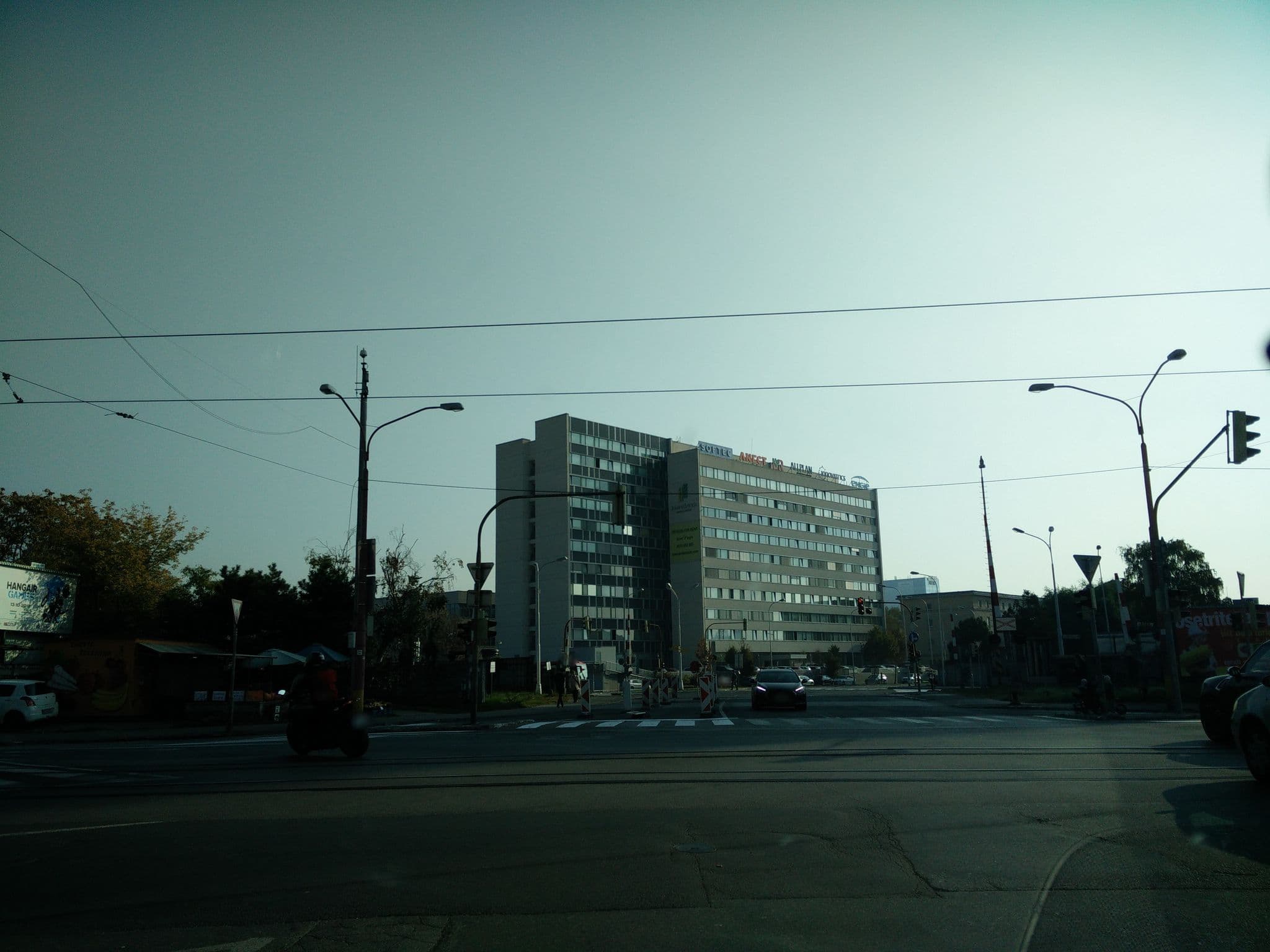 Street view near Ubytovňa Zvárač, Bratislava — © karolb (CC BY-SA · Mapillary)