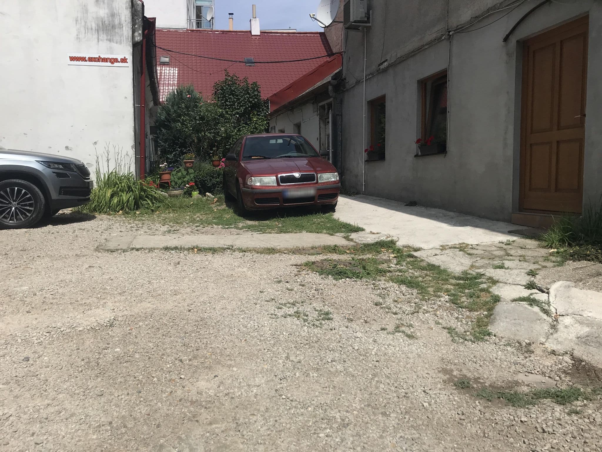 Street view near Residences 4 Seasons, Bratislava — © miguel_andrade (CC BY-SA · Mapillary)