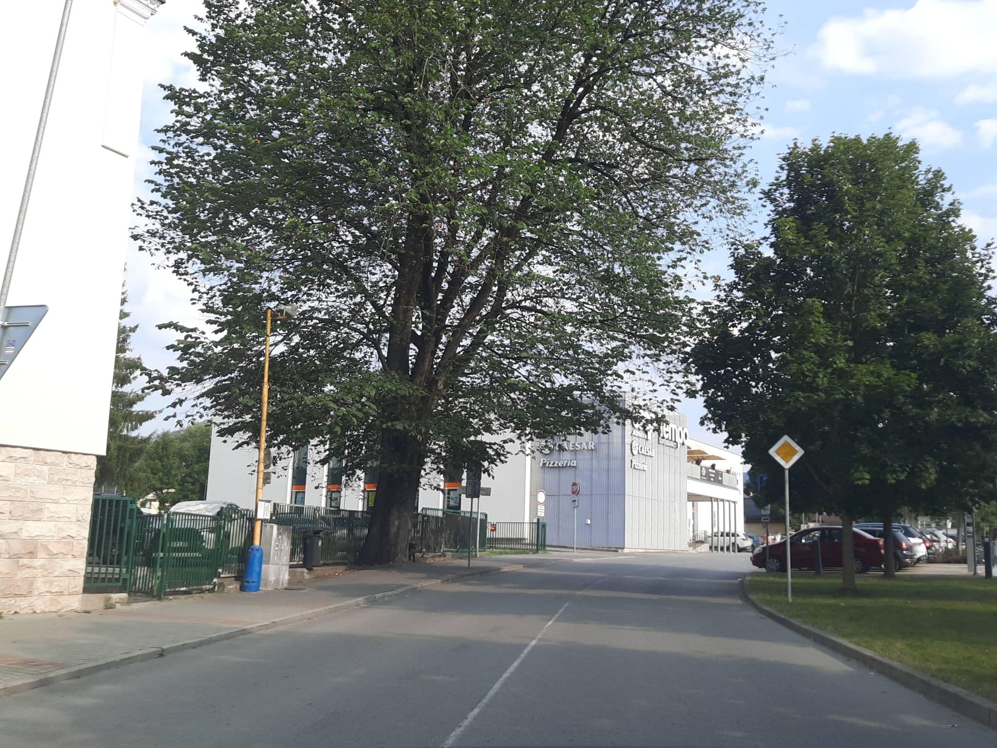 Street view near hotel Mala Fatra, Rajecké Teplice — © ondrejlopatka (CC BY-SA · Mapillary)