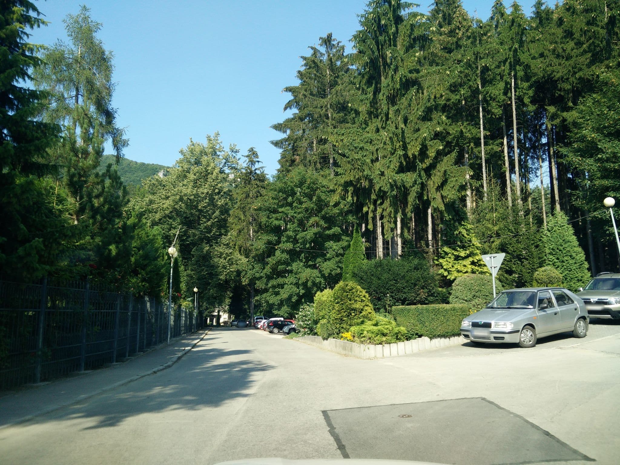 Street view near Flóra Villa, Rajecké Teplice — © kayle (CC BY-SA · Mapillary)