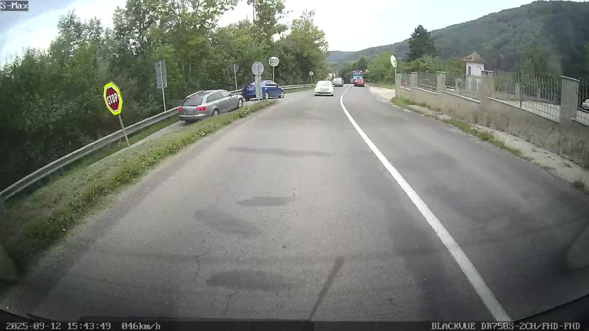 Street view near Poľovnícky hotel Diana, Krasňany — © hajty (CC BY-SA · Mapillary)