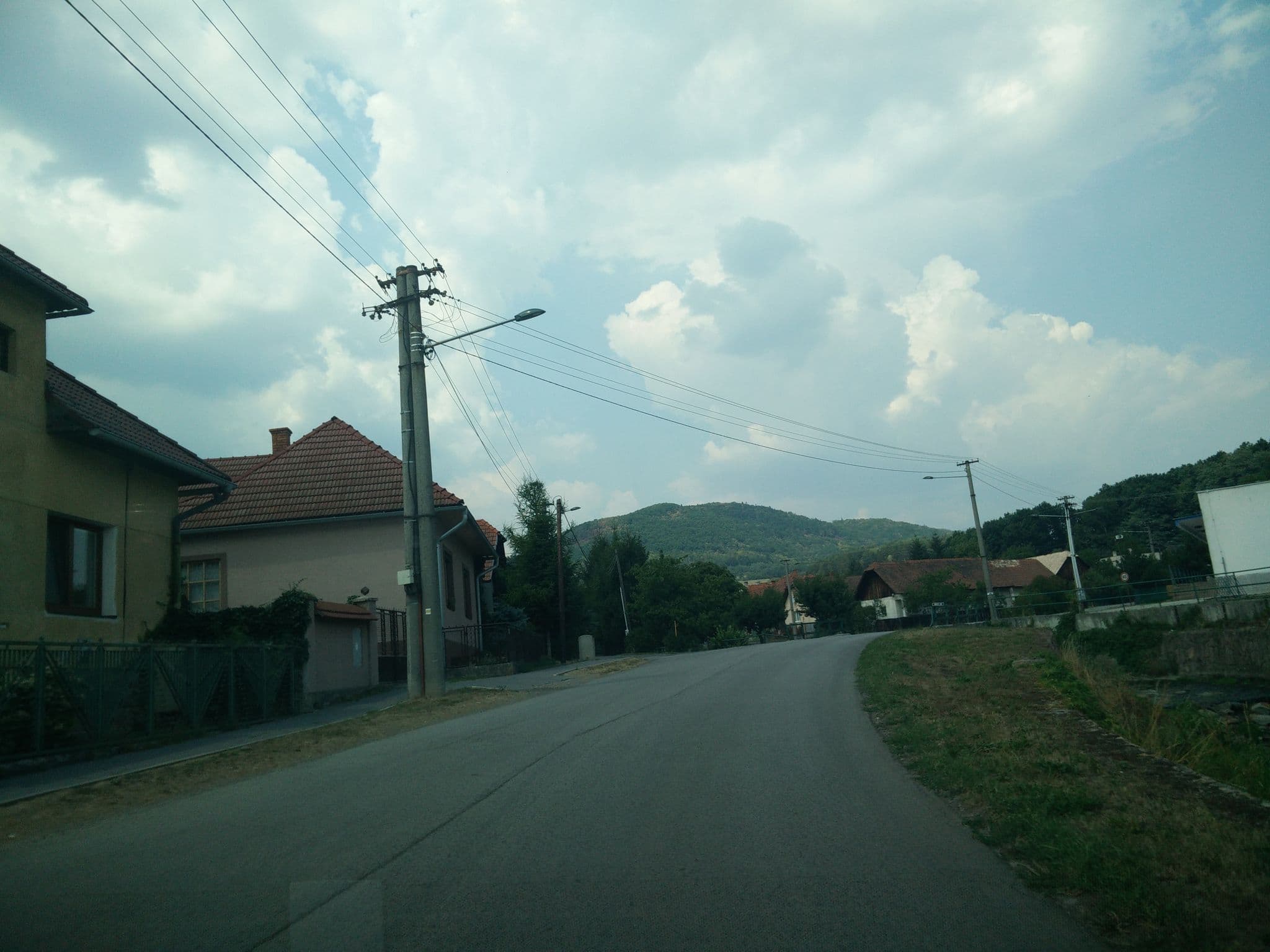 Street view near Ždáňsky dvor, Žiar nad Hronom — © kayle (CC BY-SA · Mapillary)