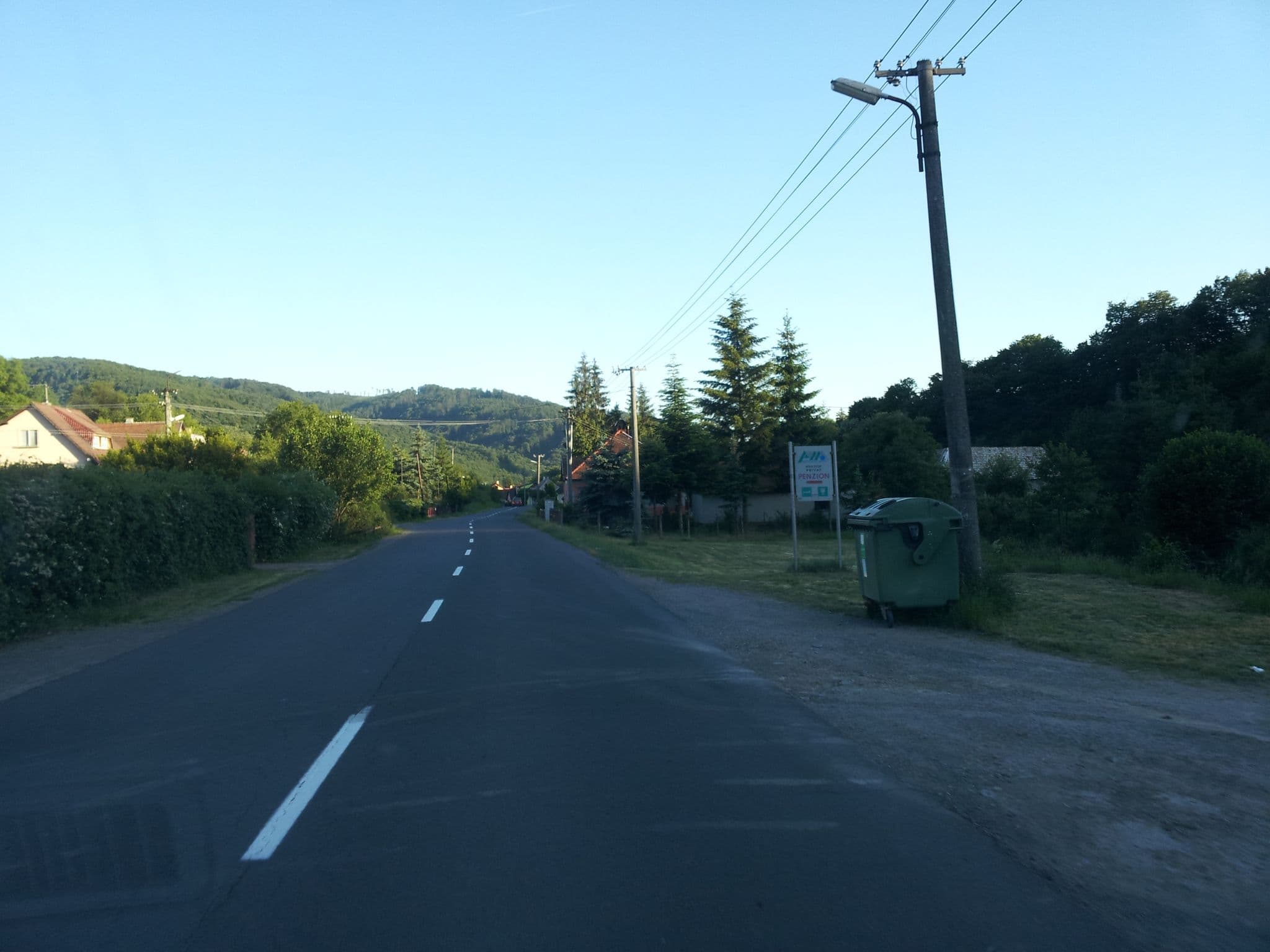 Street view near Antolský Mlyn, Svätý Anton — © kolesajr (CC BY-SA · Mapillary)