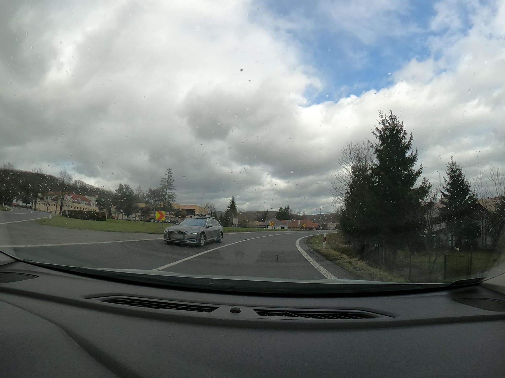 Street view near Hunting Chateau Hontianske Nemce, Krupina — © vst (CC BY-SA · Mapillary)