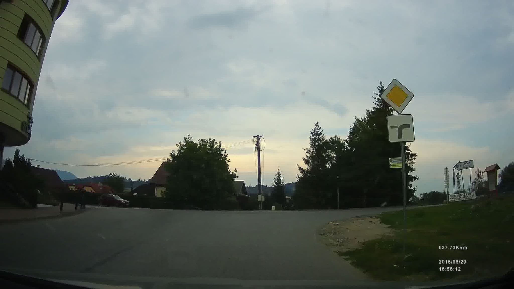 Street view near Hotel Summit Bešeňová, Lúčky — © martin_zdila (CC BY-SA · Mapillary)