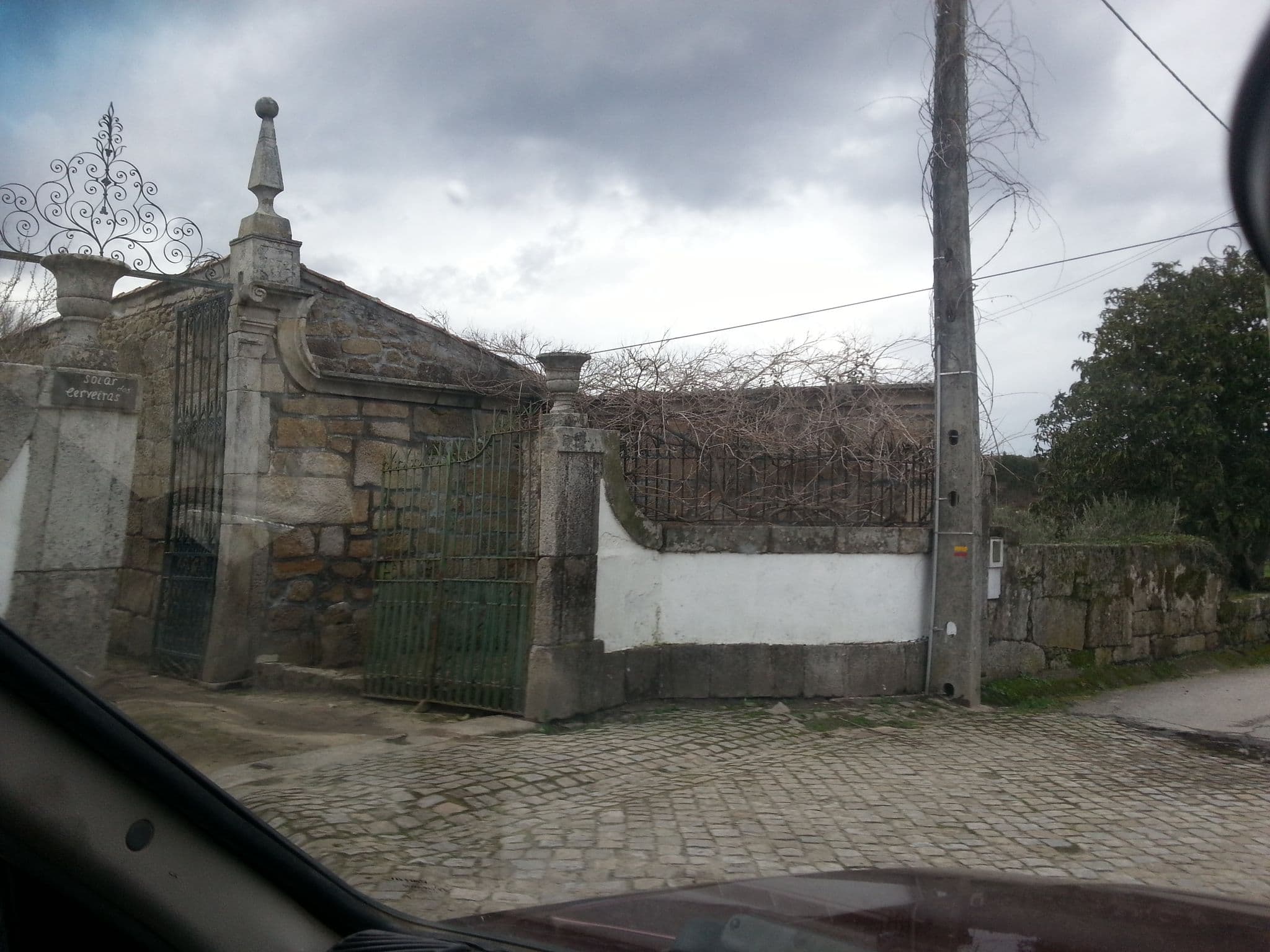 Street view near Solar dos Cerveiras, Guarda — © ozflor (CC BY-SA · Mapillary)