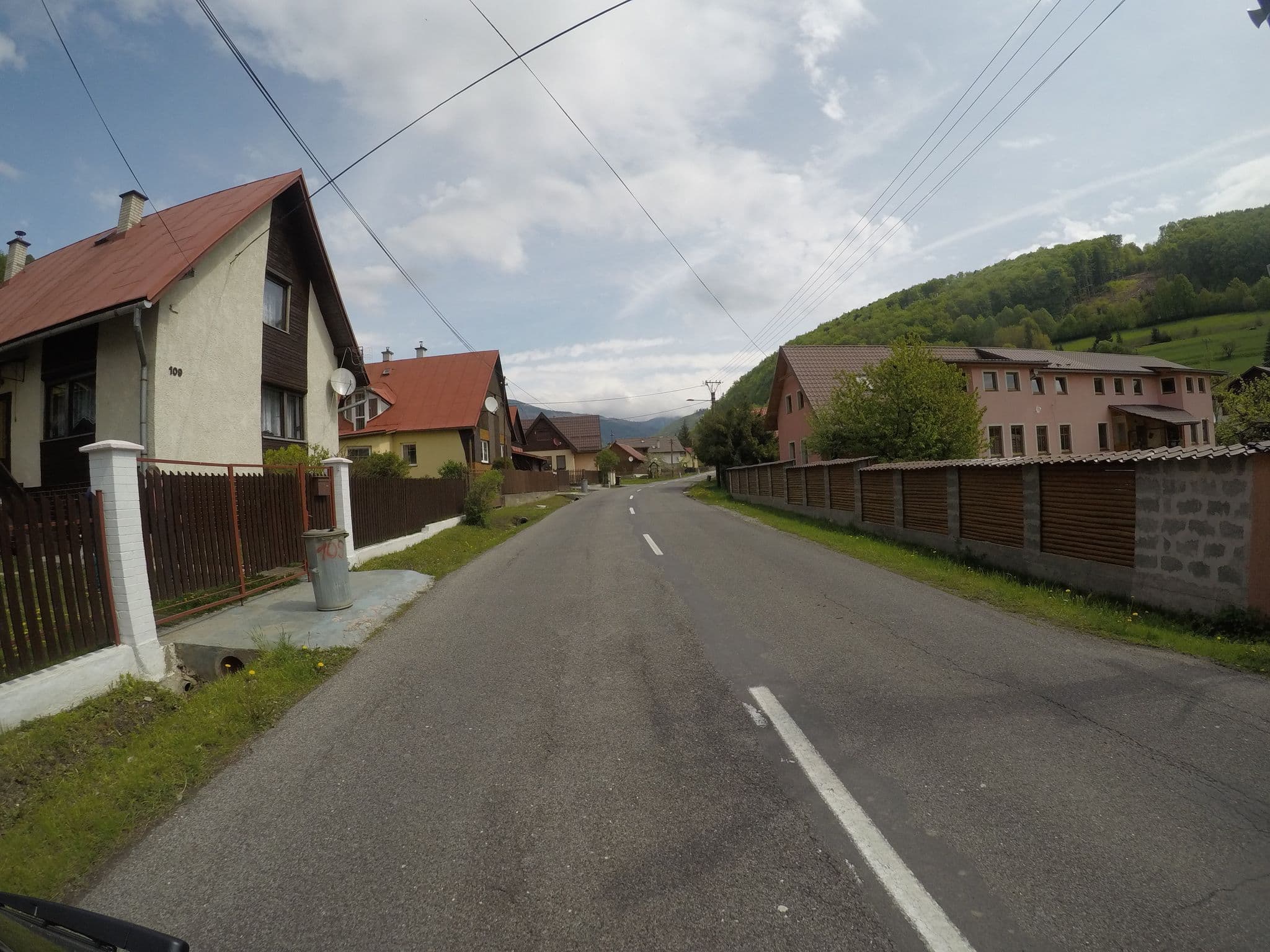 Street view near Villa Ďumbierka, Brezno — © chrisbeddow (CC BY-SA · Mapillary)