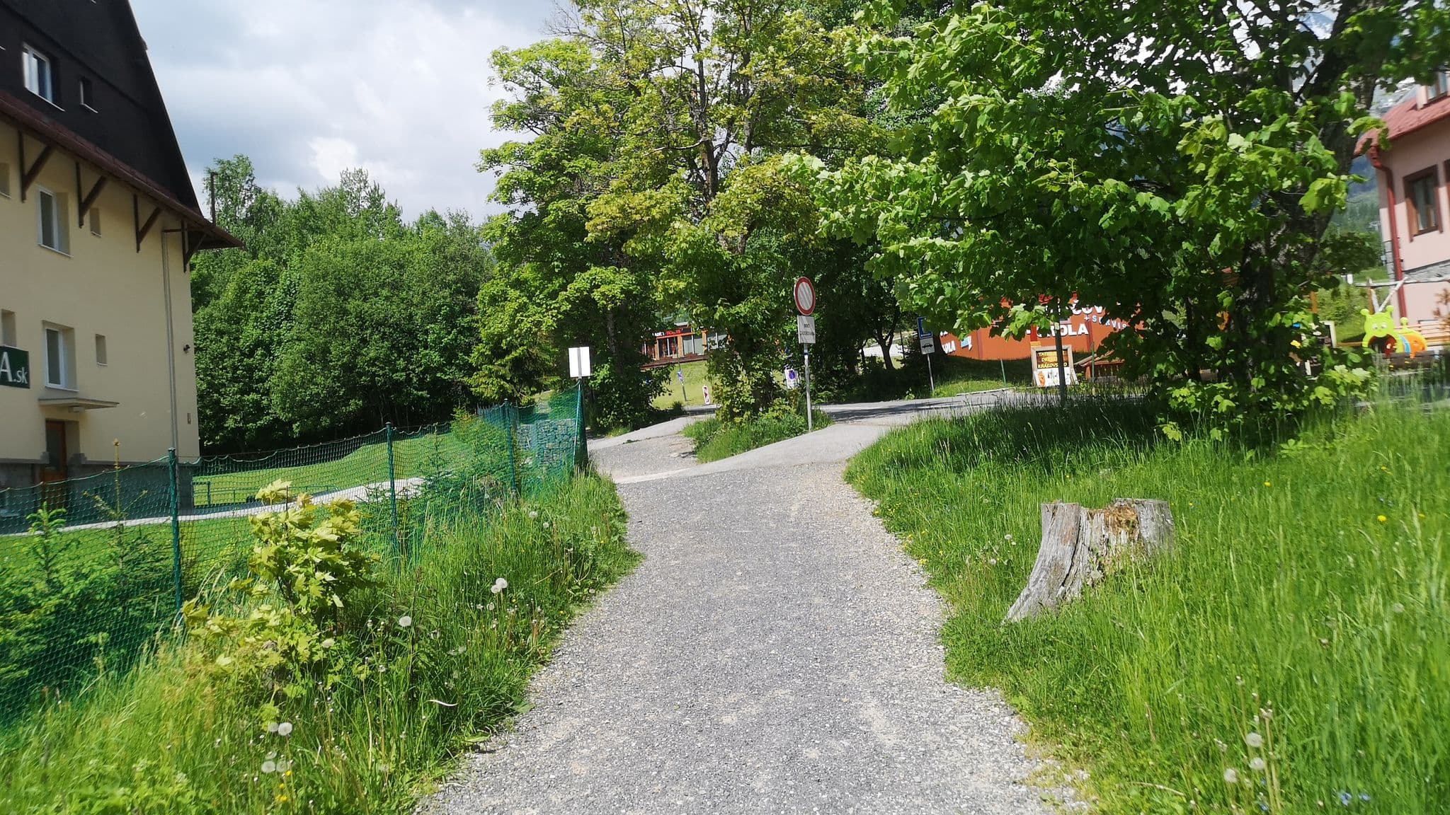 Street view near Penzión Zora, Vysoké Tatry — © moon4 (CC BY-SA · Mapillary)