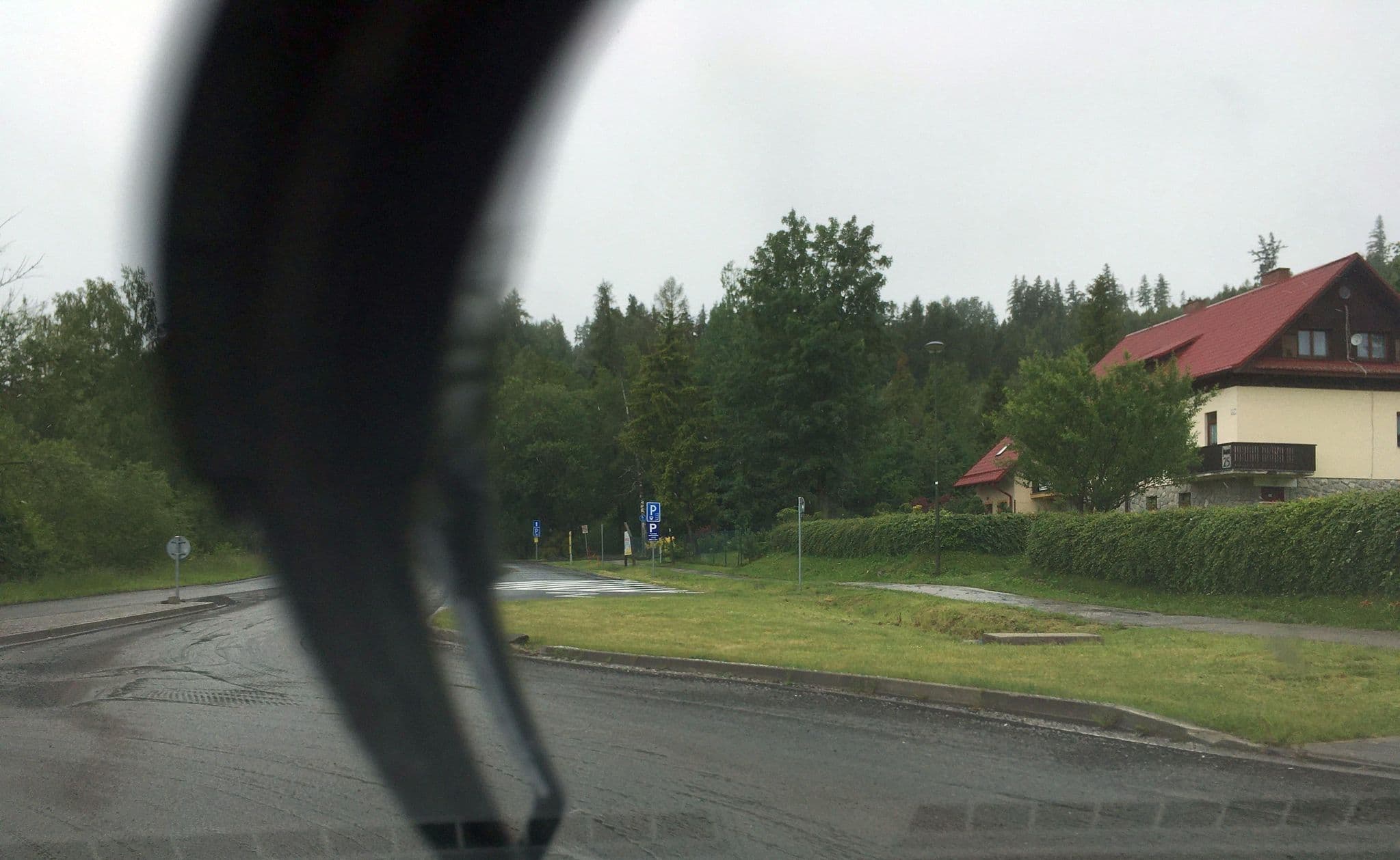 Street view near Hotel Hutník II, Vysoké Tatry — © istefanos (CC BY-SA · Mapillary)