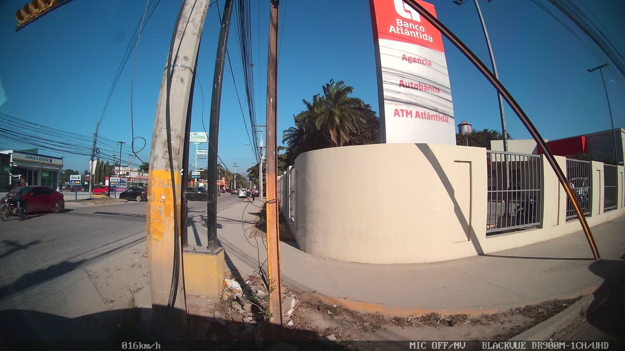 Street view near Banana Inn, La Lima — © kaart_4 (CC BY-SA · Mapillary)