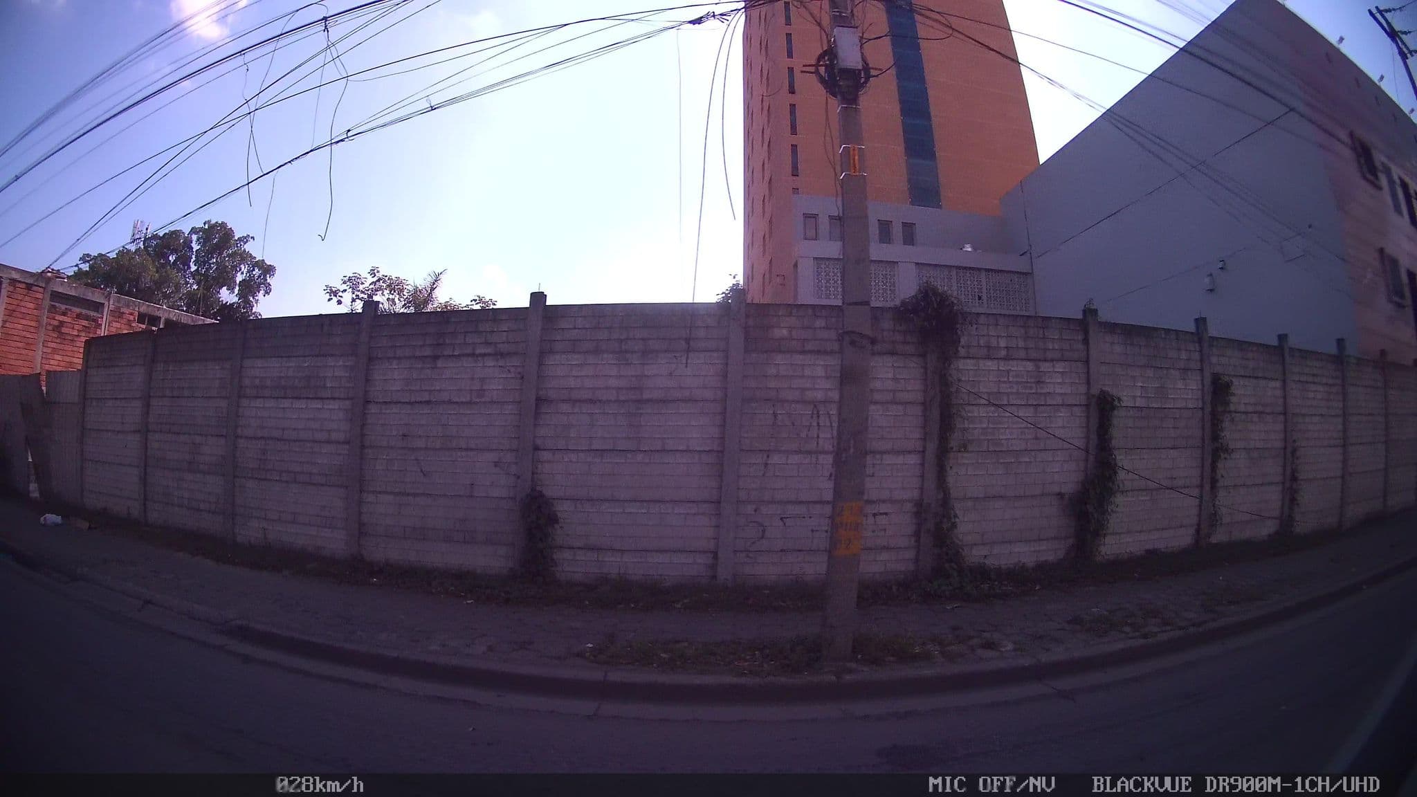 Street view near Hotel El Jicaro, San Pedro Sula — © kaart_4 (CC BY-SA · Mapillary)