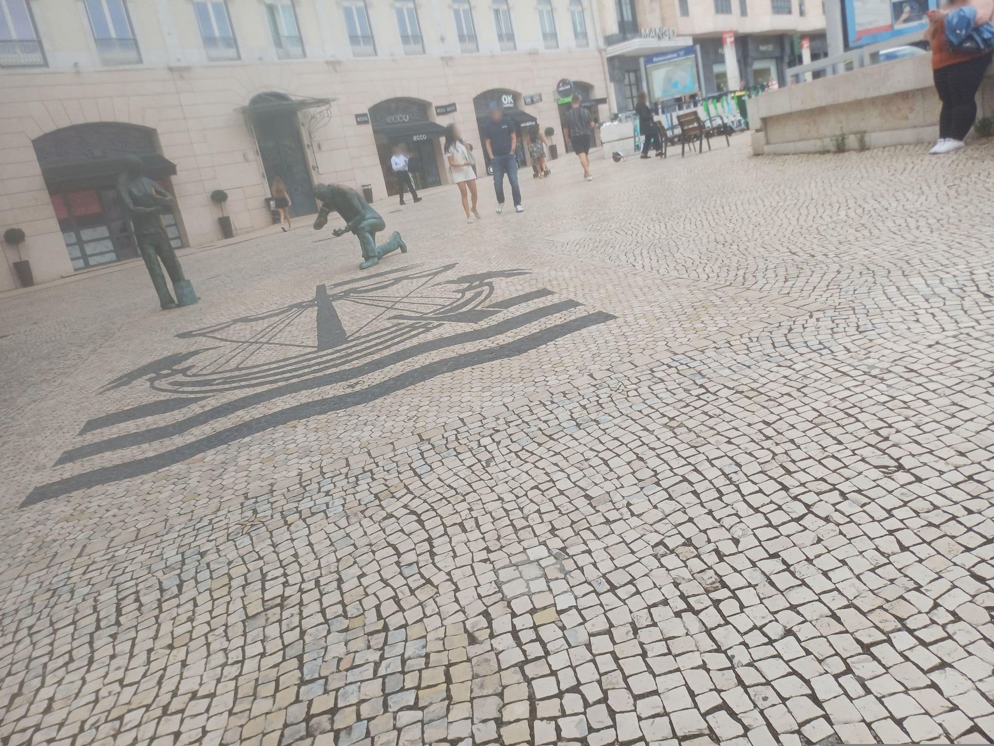 Street view near Hotel Avenida Palace, São Mamede — © beer119 (CC BY-SA · Mapillary)