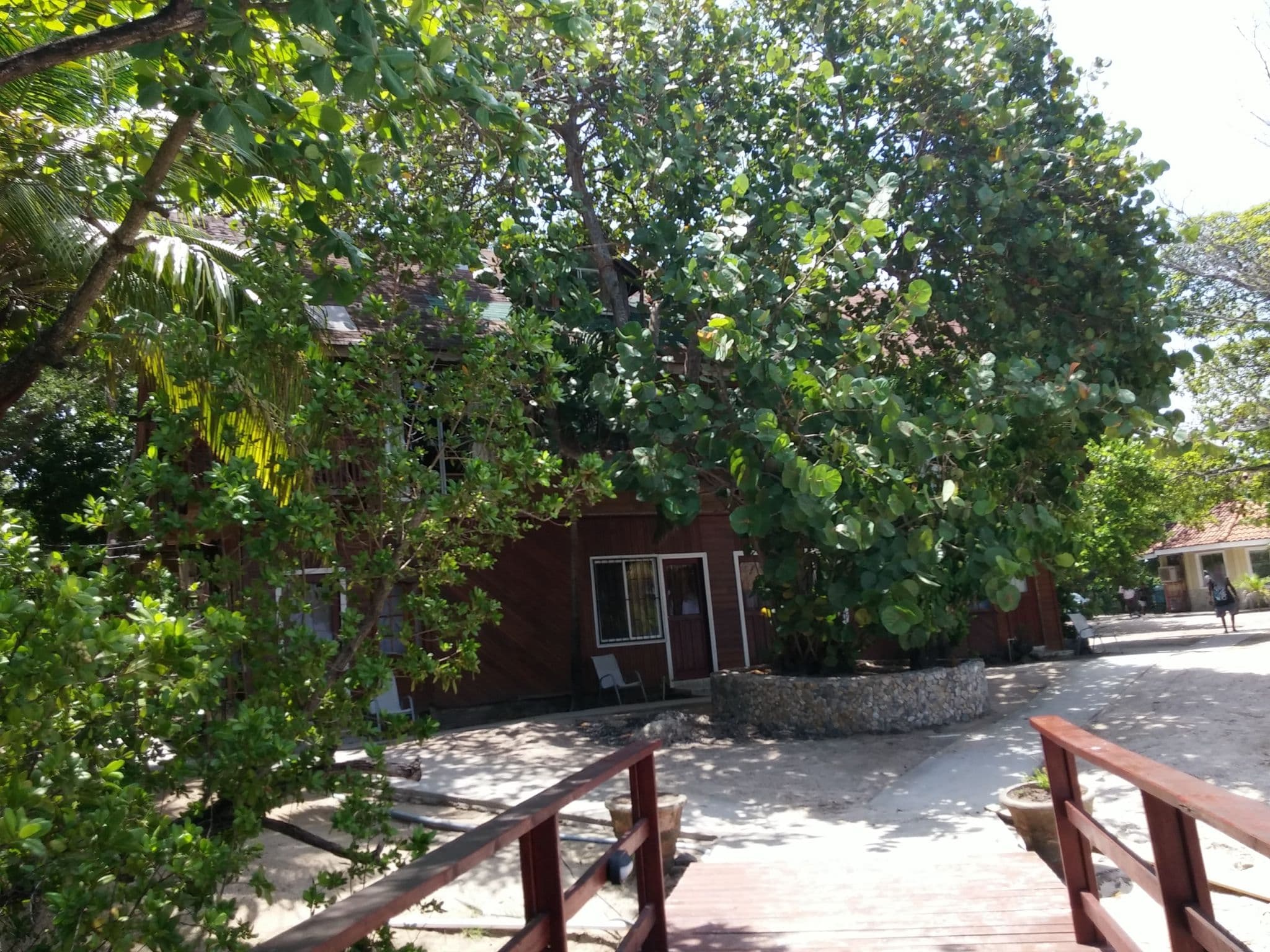 Street view near Foster’s Piscina, Sandy Bay — © elotrojames (CC BY-SA · Mapillary)