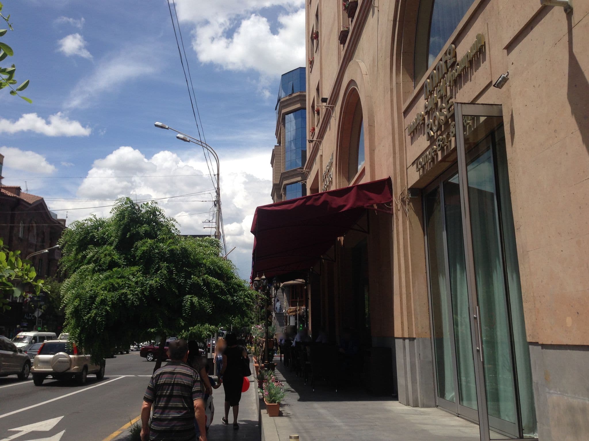 Street view near Hotel National Armenia, Yerevan — © shangkuanlc (CC BY-SA · Mapillary)
