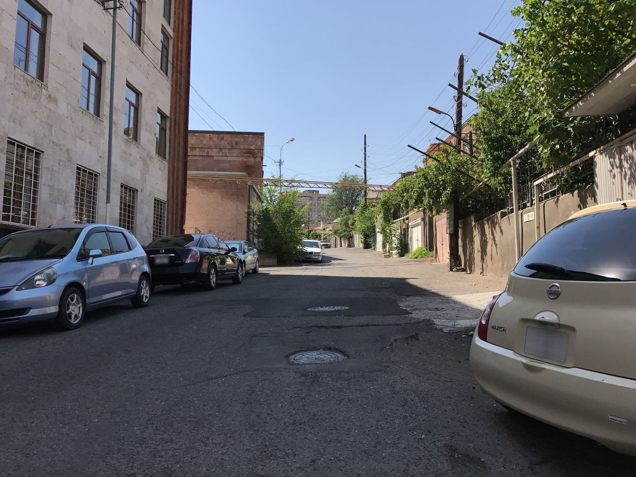 Street view near Compote Guest House, Kentron — © thepriben (CC BY-SA · Mapillary)