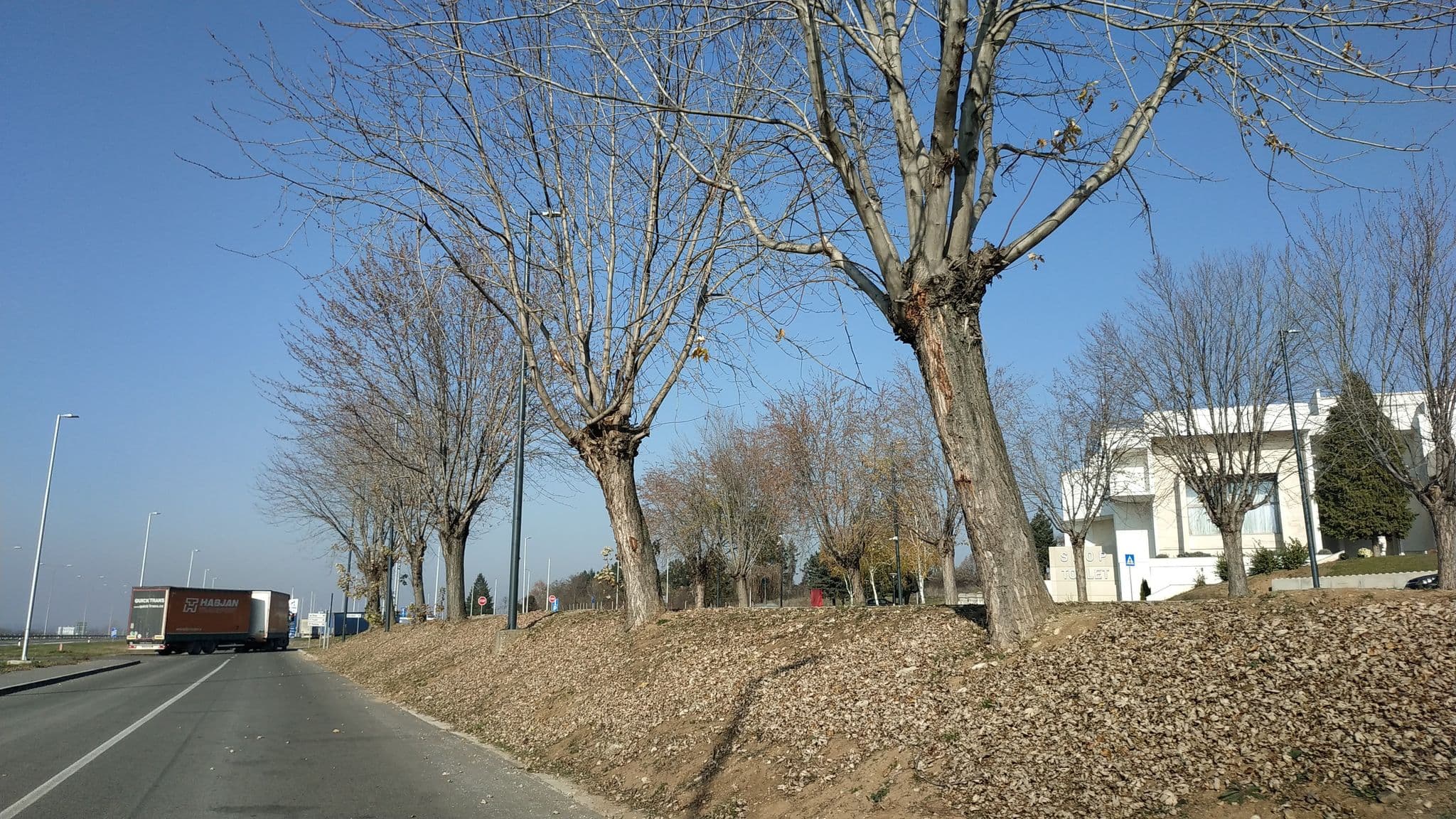 Street view near Hürriyet Tesisleri, Niš — © acamat (CC BY-SA · Mapillary)