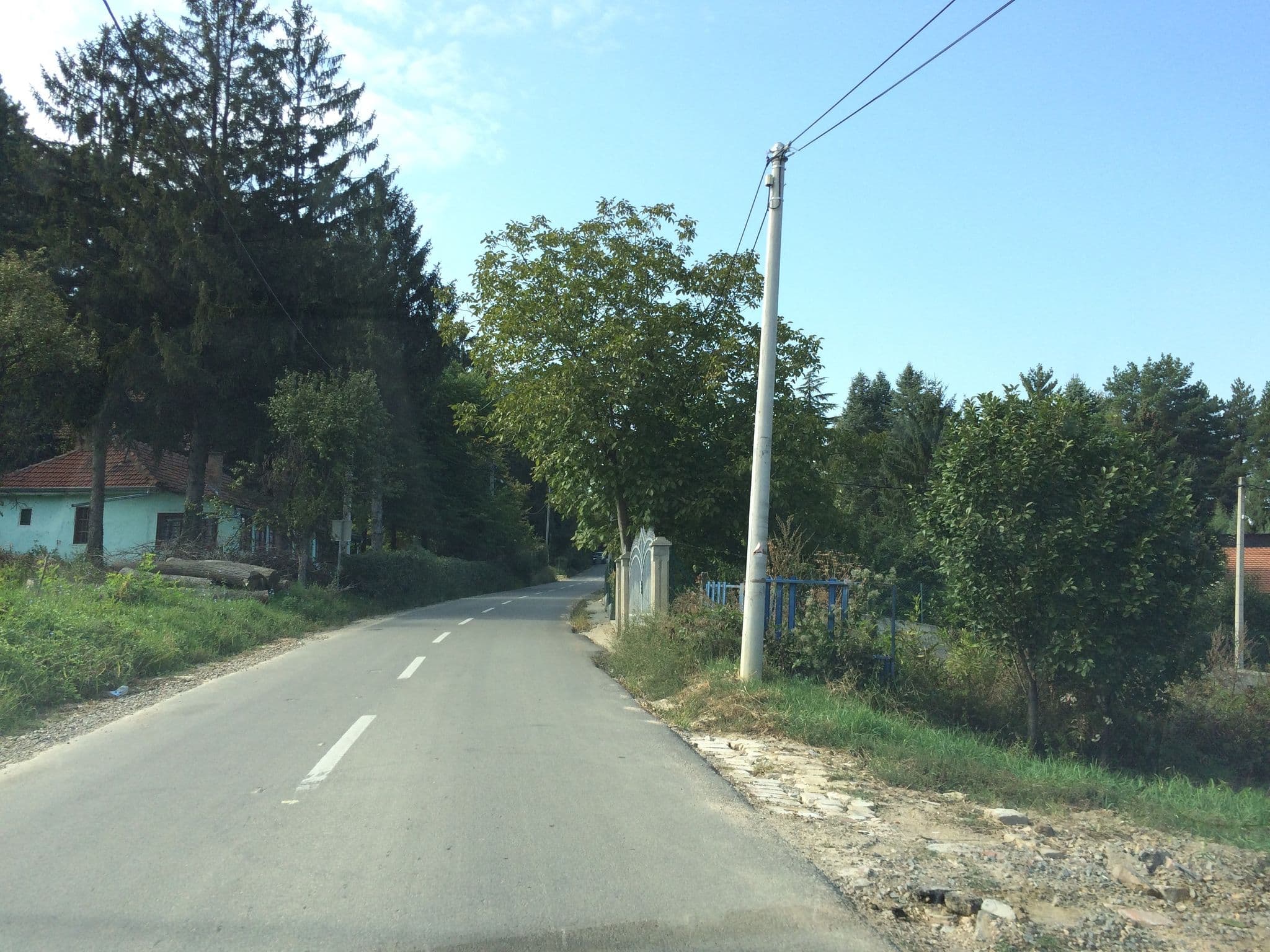 Street view near Planinarski dom dr Radivoj Simonović (Penzioner), Ledinci — © magnumns (CC BY-SA · Mapillary)