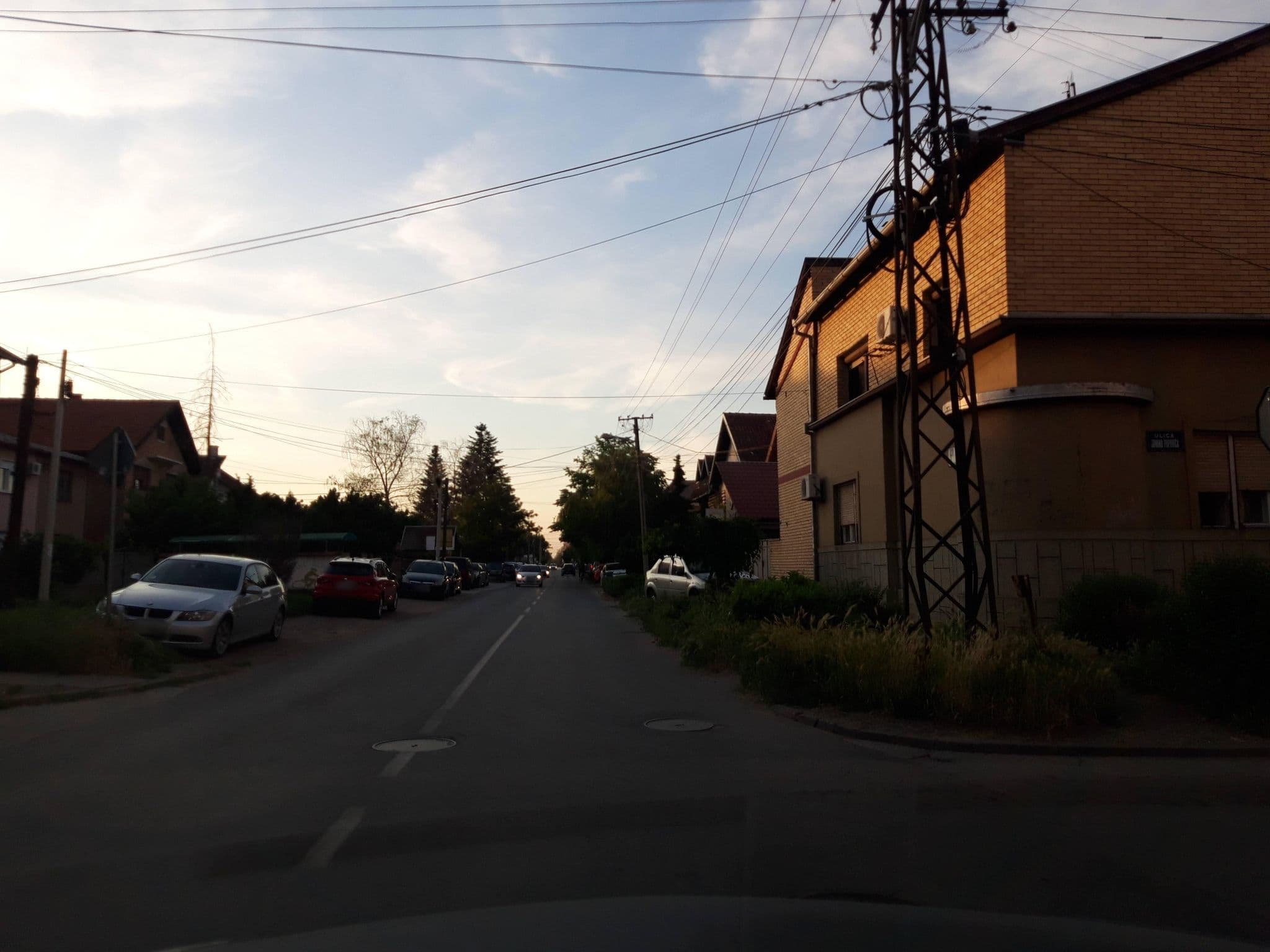 Street view near Зелено Звоно Преноћиште, Novi Sad — © fivewho (CC BY-SA · Mapillary)