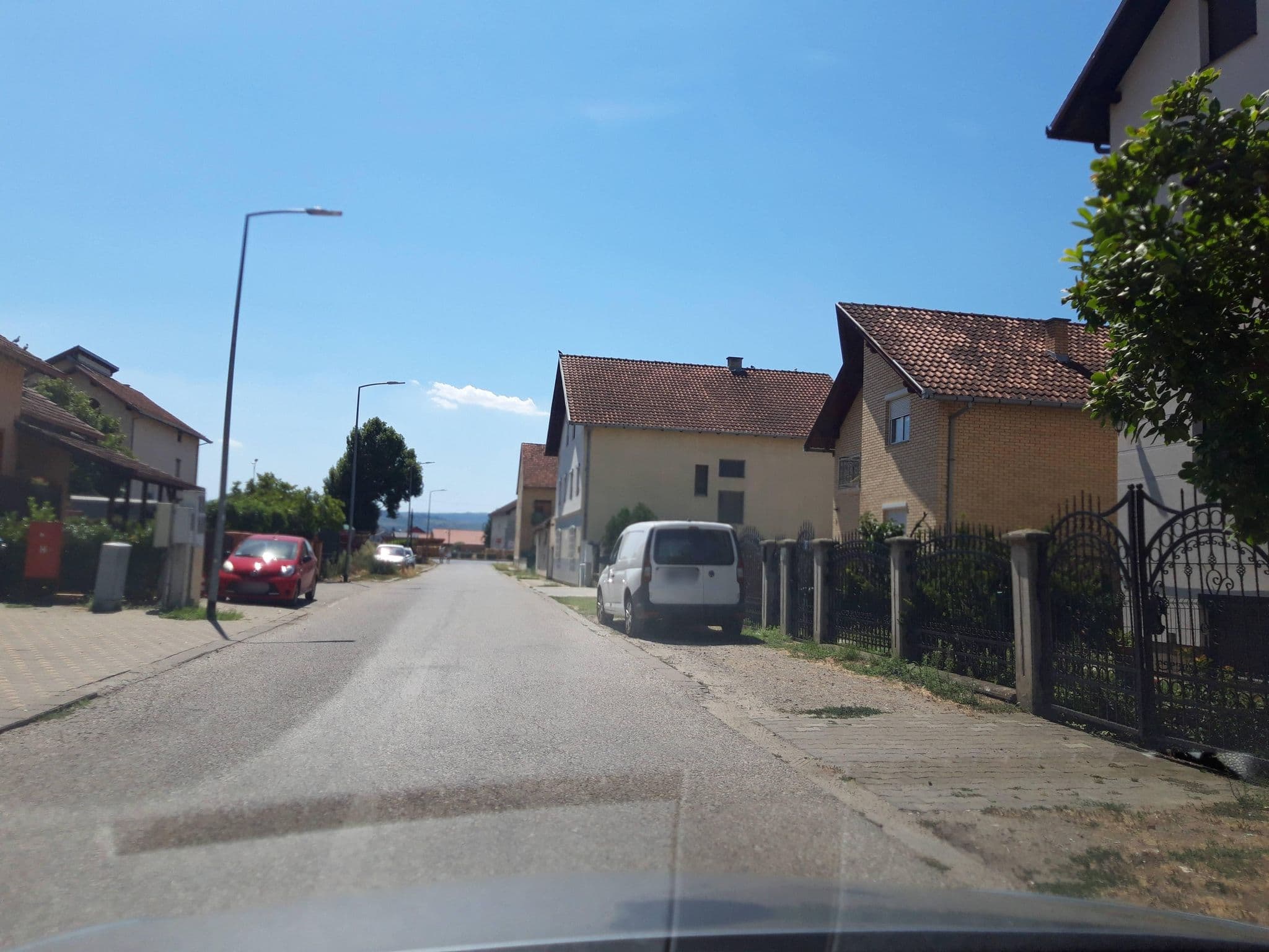Street view near Vila Moskva, Veternik — © fivewho (CC BY-SA · Mapillary)