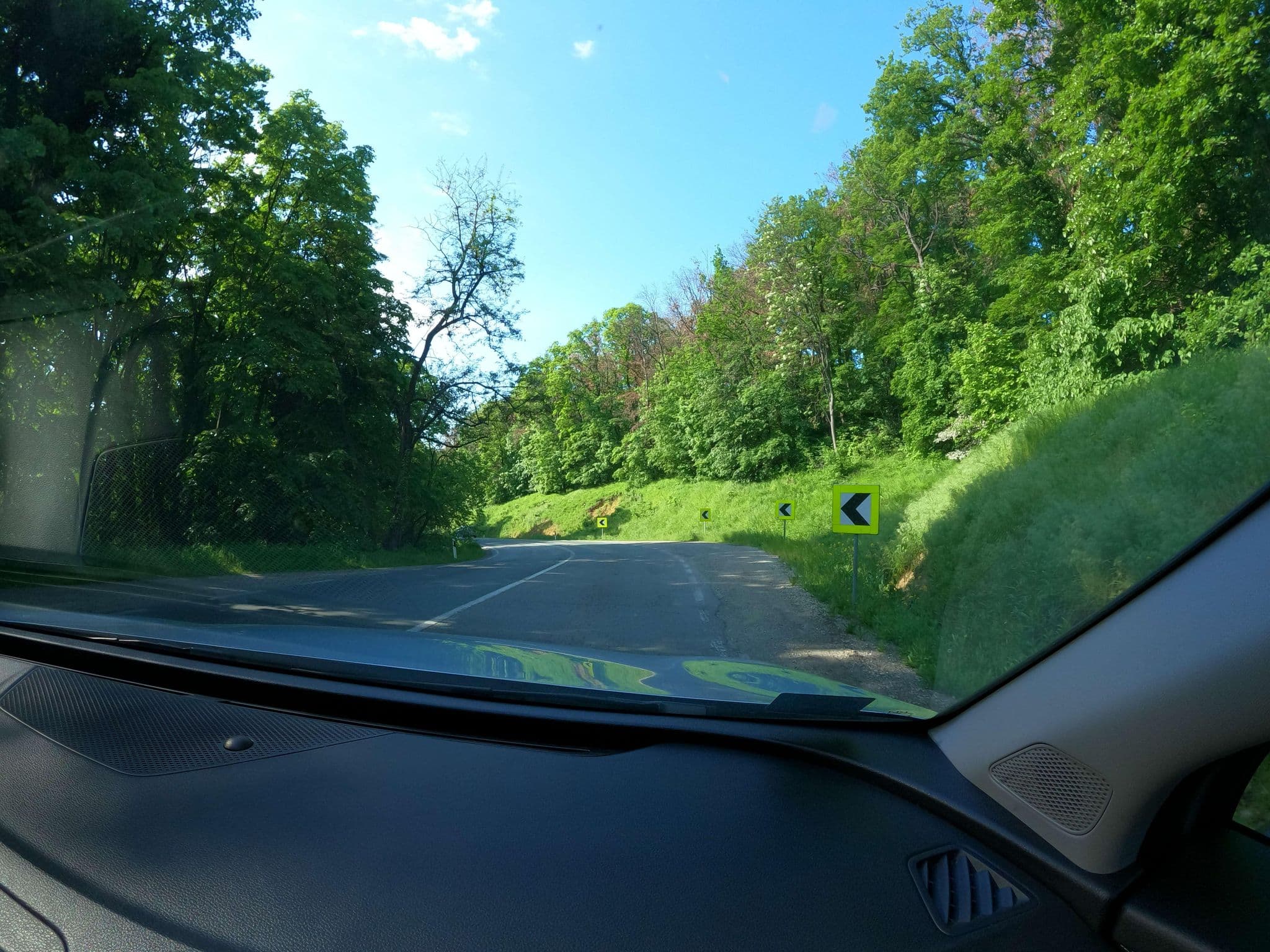 Street view near Odmoriste Vojvodina, Vrdnik — © borovac (CC BY-SA · Mapillary)
