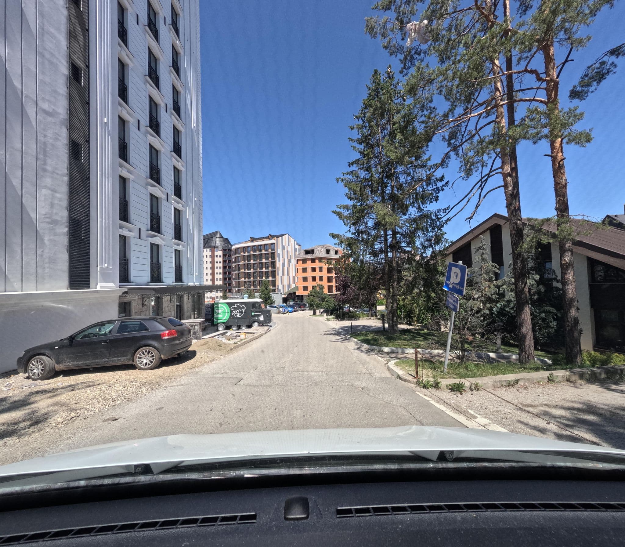 Street view near Spa & Wellness Hotel Dunav, Zlatibor — © smajser1 (CC BY-SA · Mapillary)