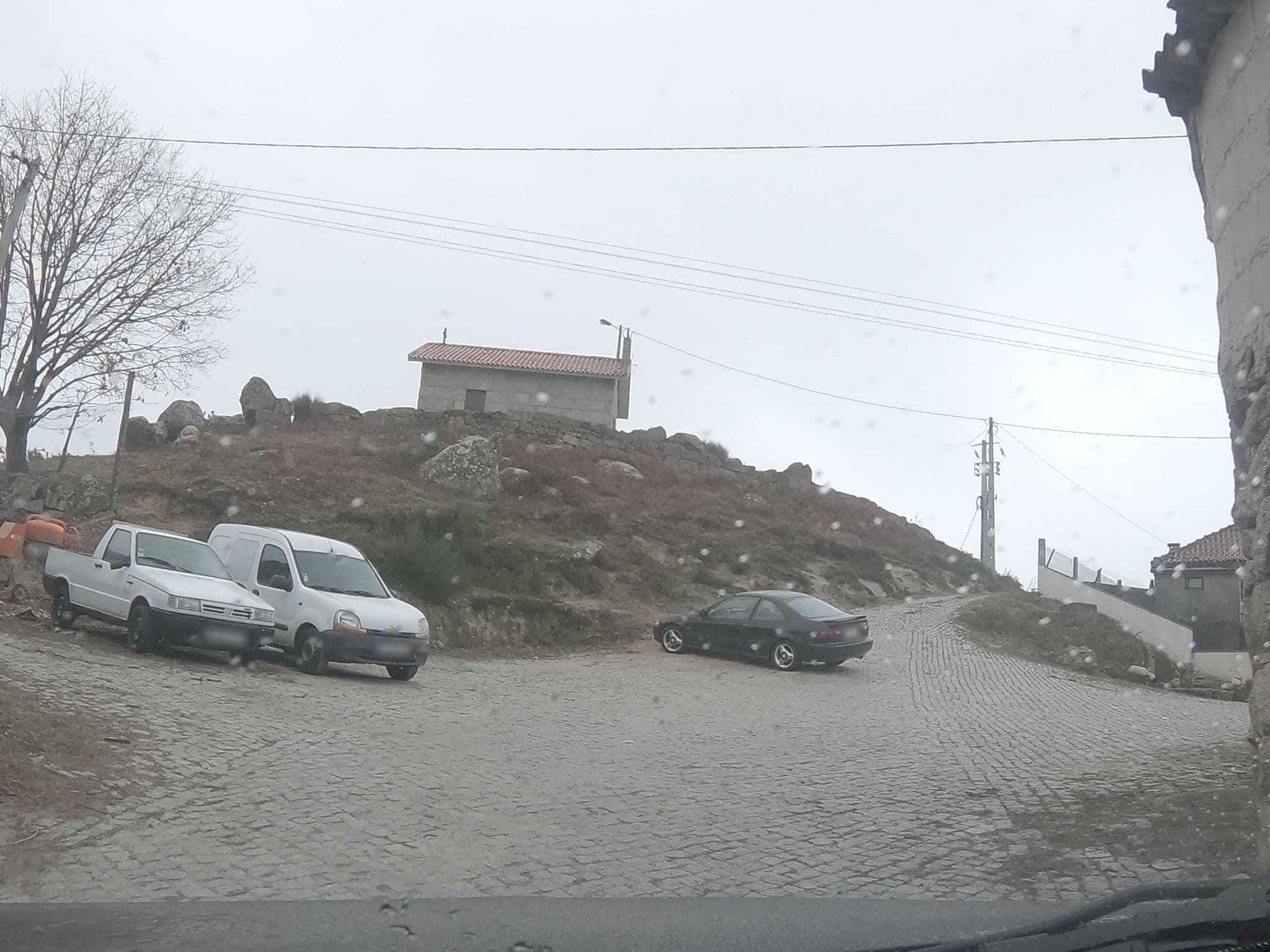 Street view near Refúgio Muas Nature, Vila Real — © sanjorgepinho (CC BY-SA · Mapillary)