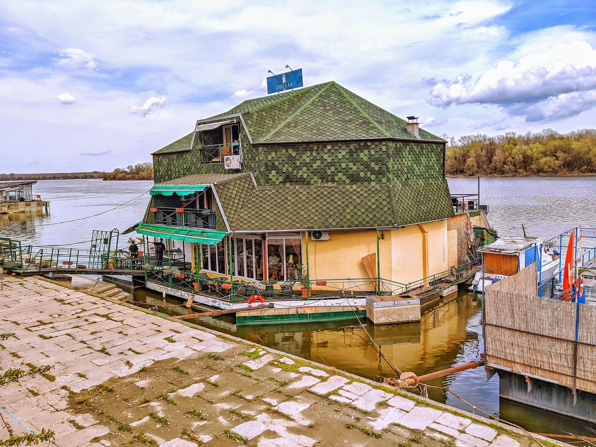 Street view near Hostel Otard, Zemun — © km2bp (CC BY-SA · Mapillary)