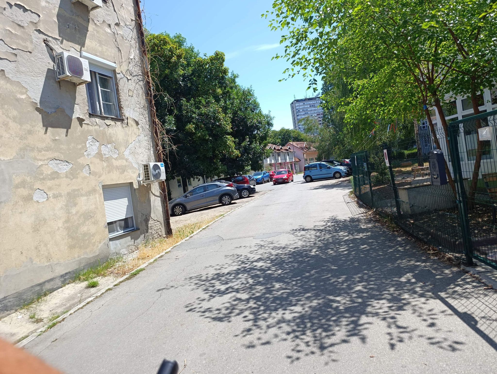 Street view near Dom Zmaj, Zemun — © shoorick (CC BY-SA · Mapillary)