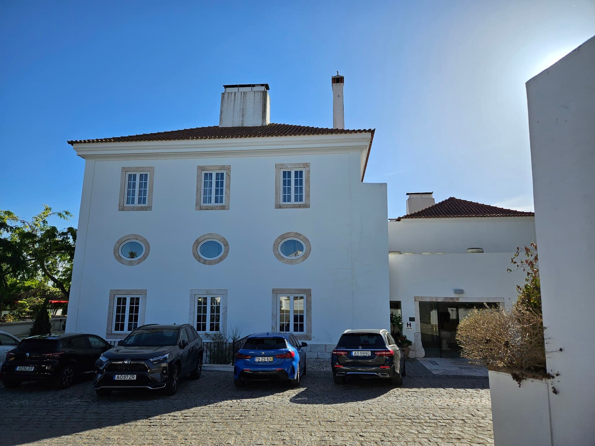 Pateo dos Solares (via Wikimedia Commons, CC BY-SA 4.0)