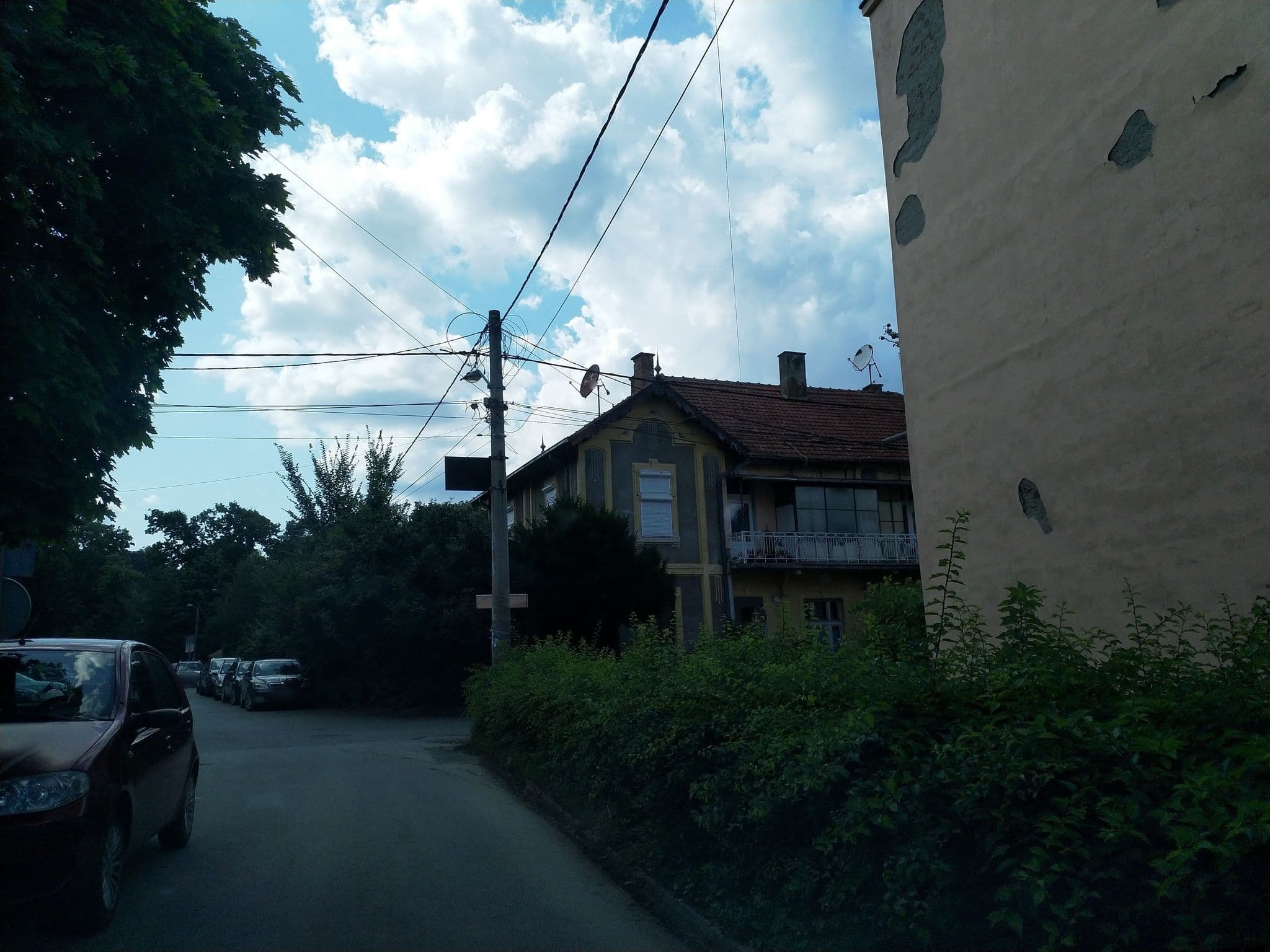 Street view near Vila Paradi, Vrnjačka Banja — © aleksajov (CC BY-SA · Mapillary)