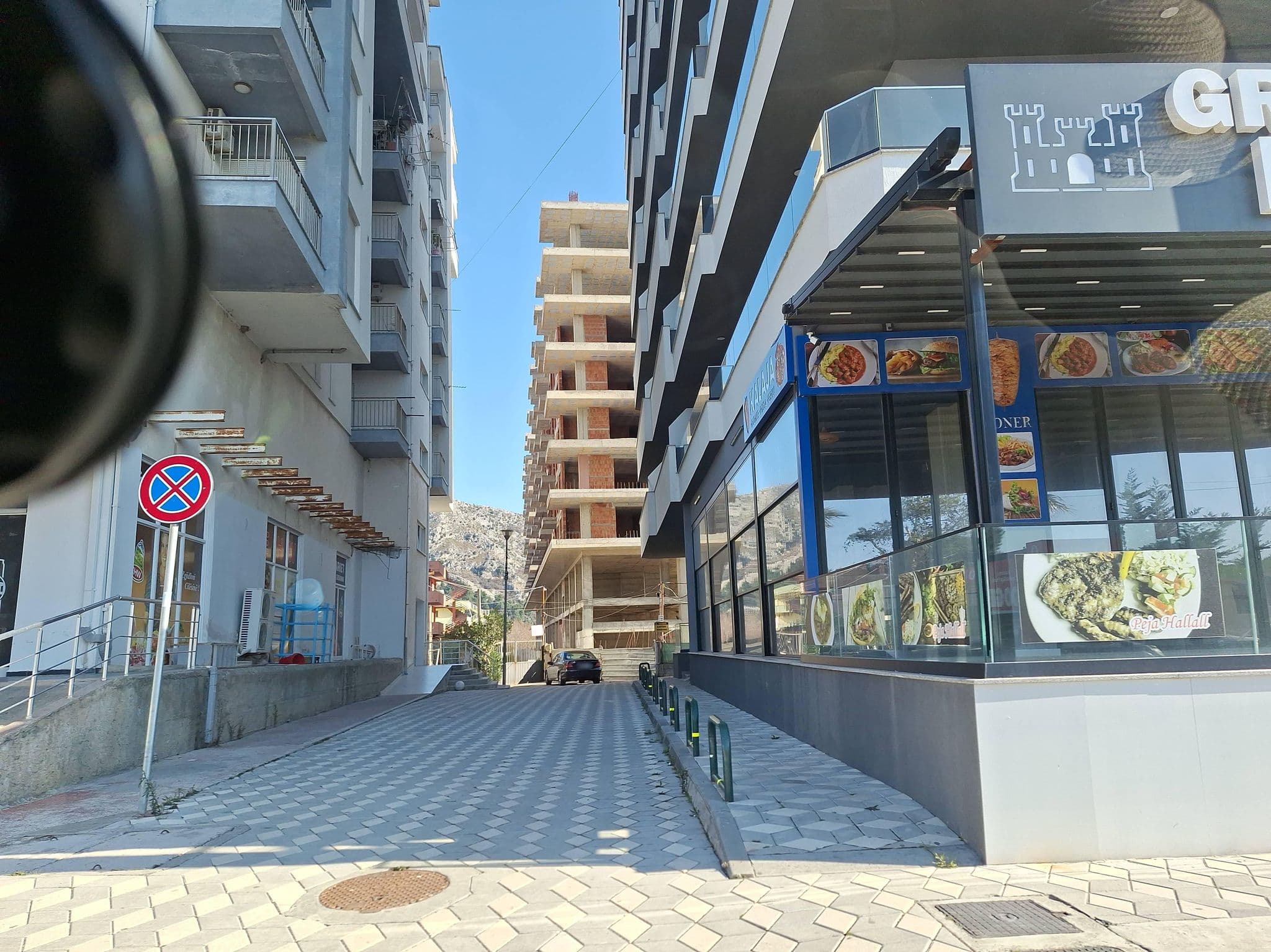 Street view near Apartament Shengjini, Shëngjin — © denisju_osm (CC BY-SA · Mapillary)