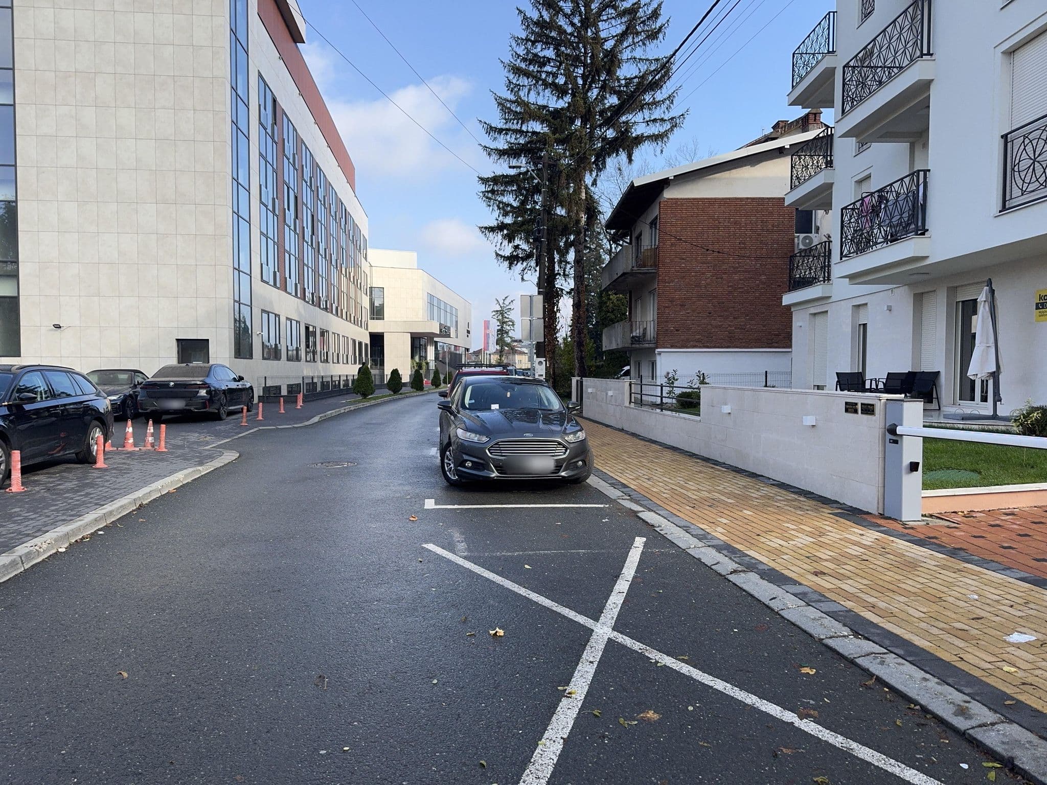 Street view near Vila Minjon, Vrnjačka Banja — © borovac (CC BY-SA · Mapillary)