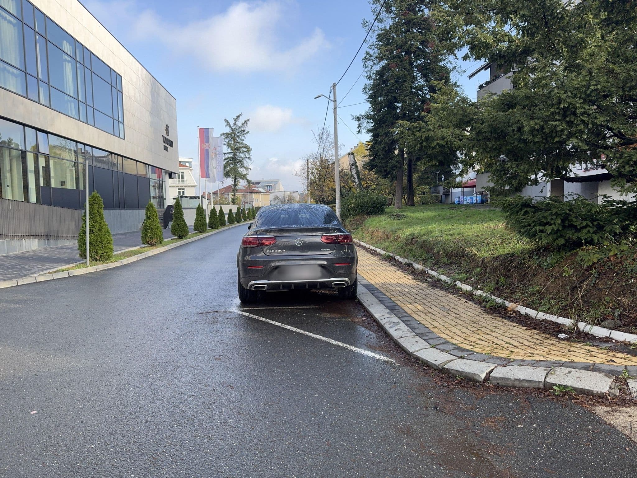 Street view near Hotel Tonanti, Vrnjačka Banja — © borovac (CC BY-SA · Mapillary)