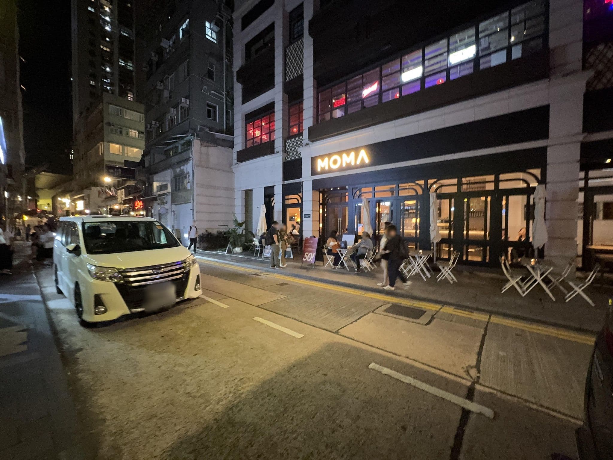 Street view near 승환이네, Mid Levels — © filipb (CC BY-SA · Mapillary)