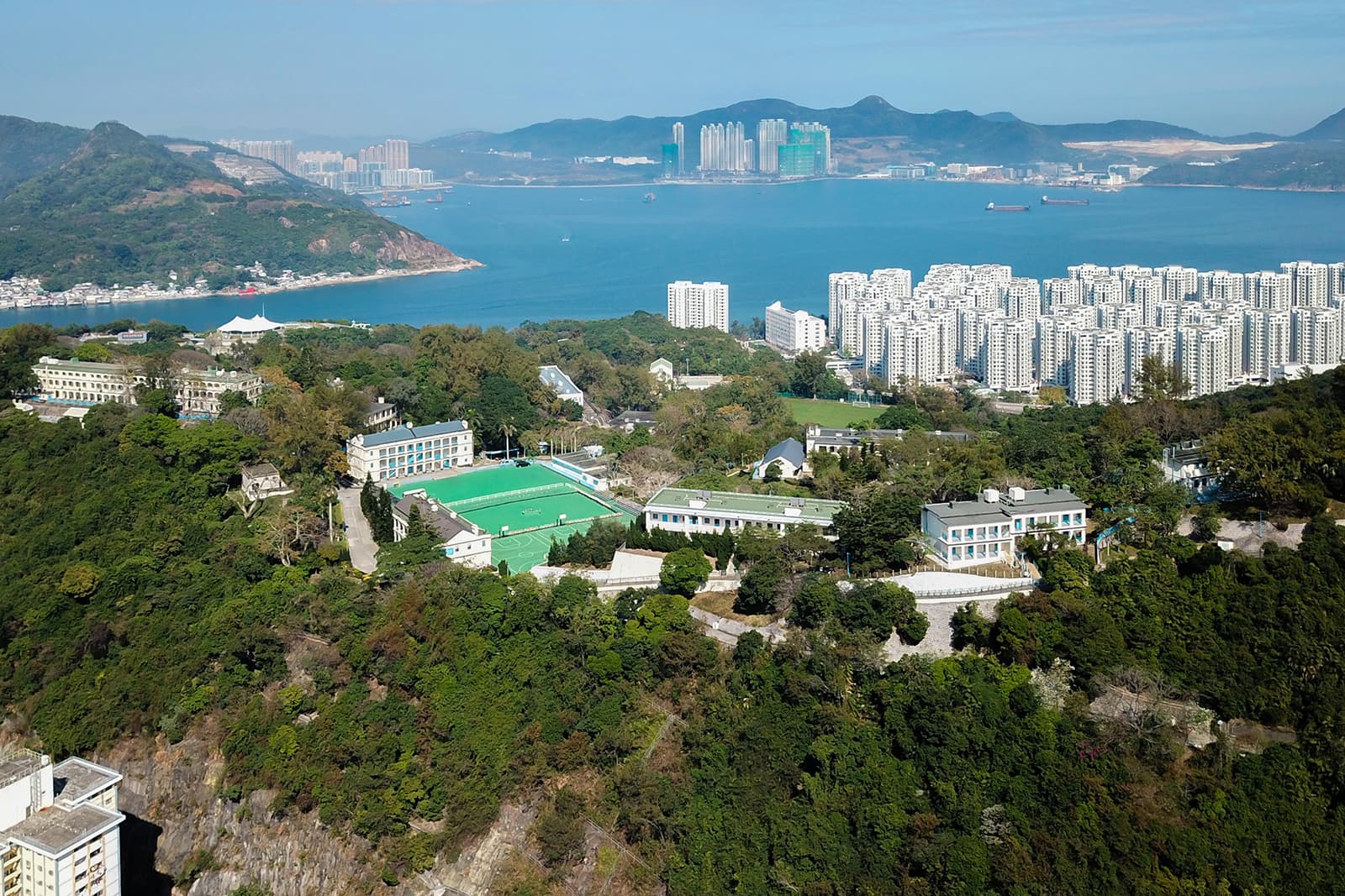 Lei Yue Mun Park and Holiday Village (via Wikimedia Commons, CC BY-SA 4.0)