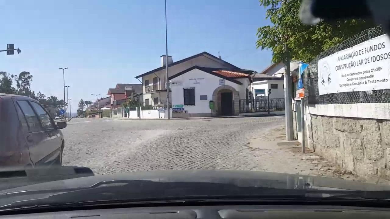 Street view near Albergue São Tiago de Labruge, Angeiras — © roadroid (CC BY-SA · Mapillary)
