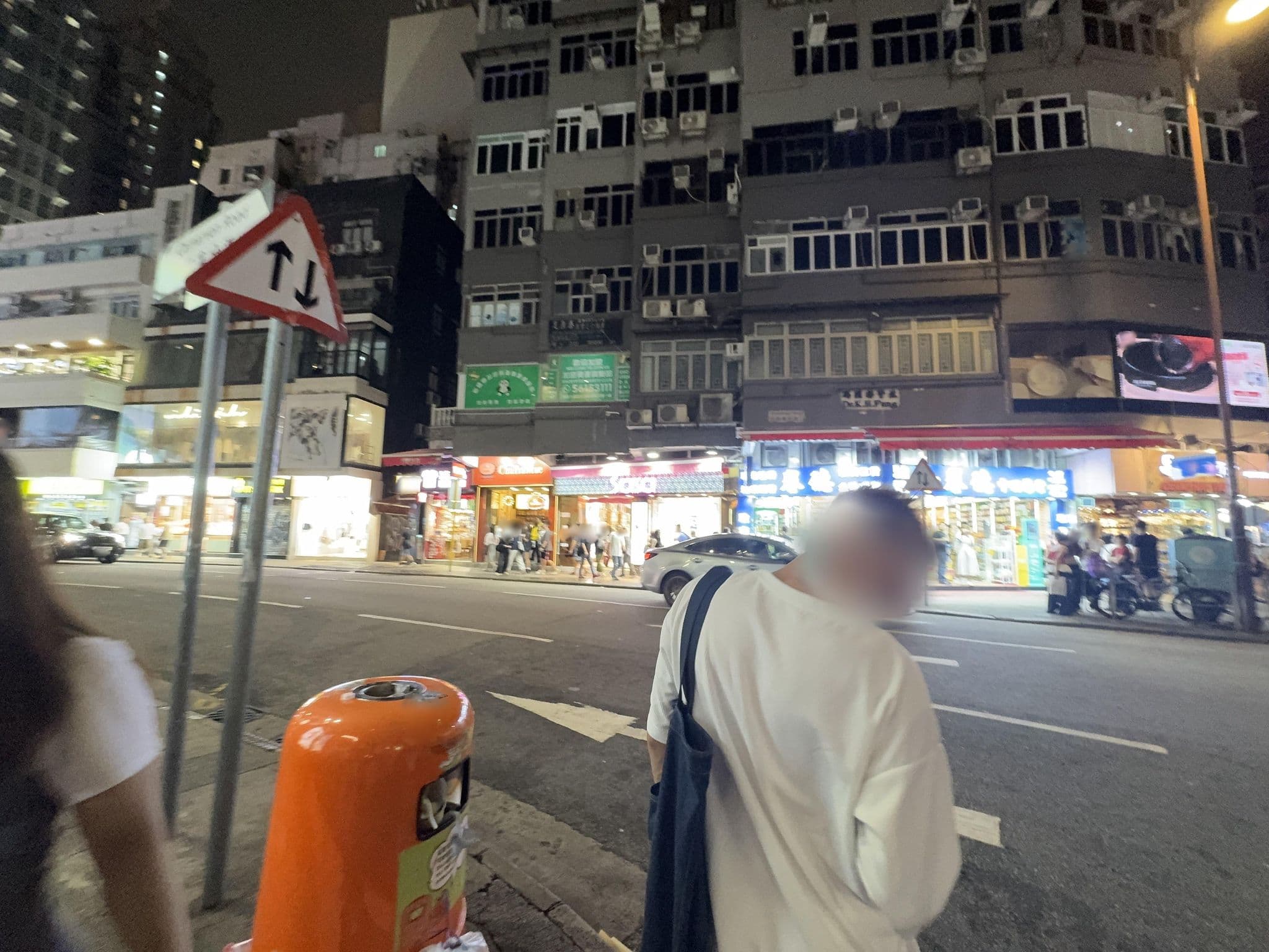 Street view near Hop Inn, Tsim Sha Tsui — © filipb (CC BY-SA · Mapillary)