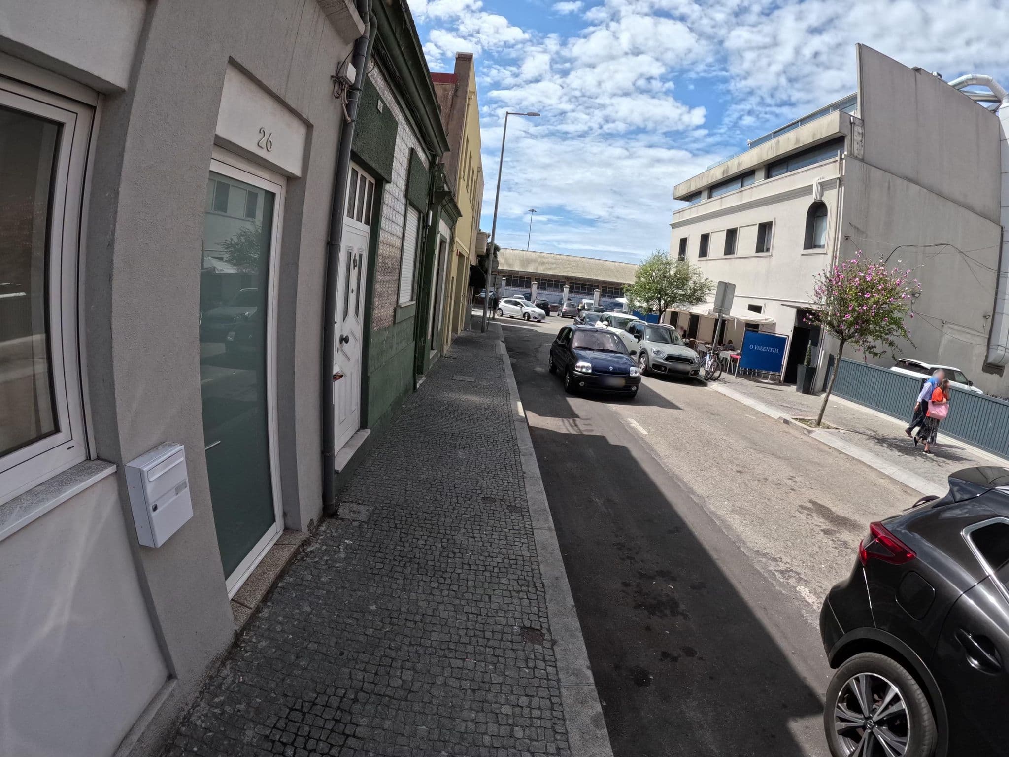 Street view near O Valentil Hotel, Matosinhos — © franciscolinux (CC BY-SA · Mapillary)