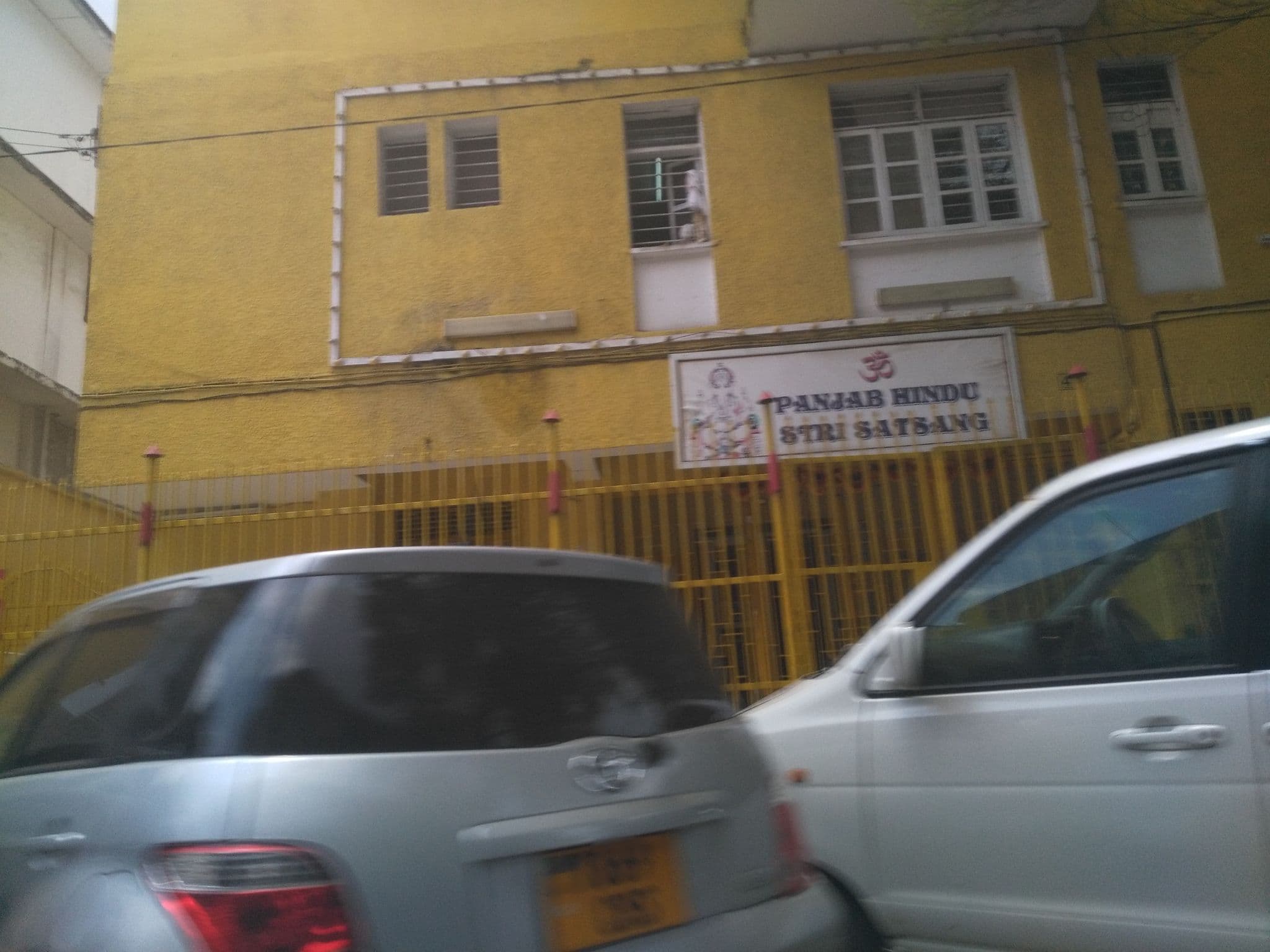 Street view near Embassy Hotel, Dar es Salaam — © ralebipim (CC BY-SA · Mapillary)