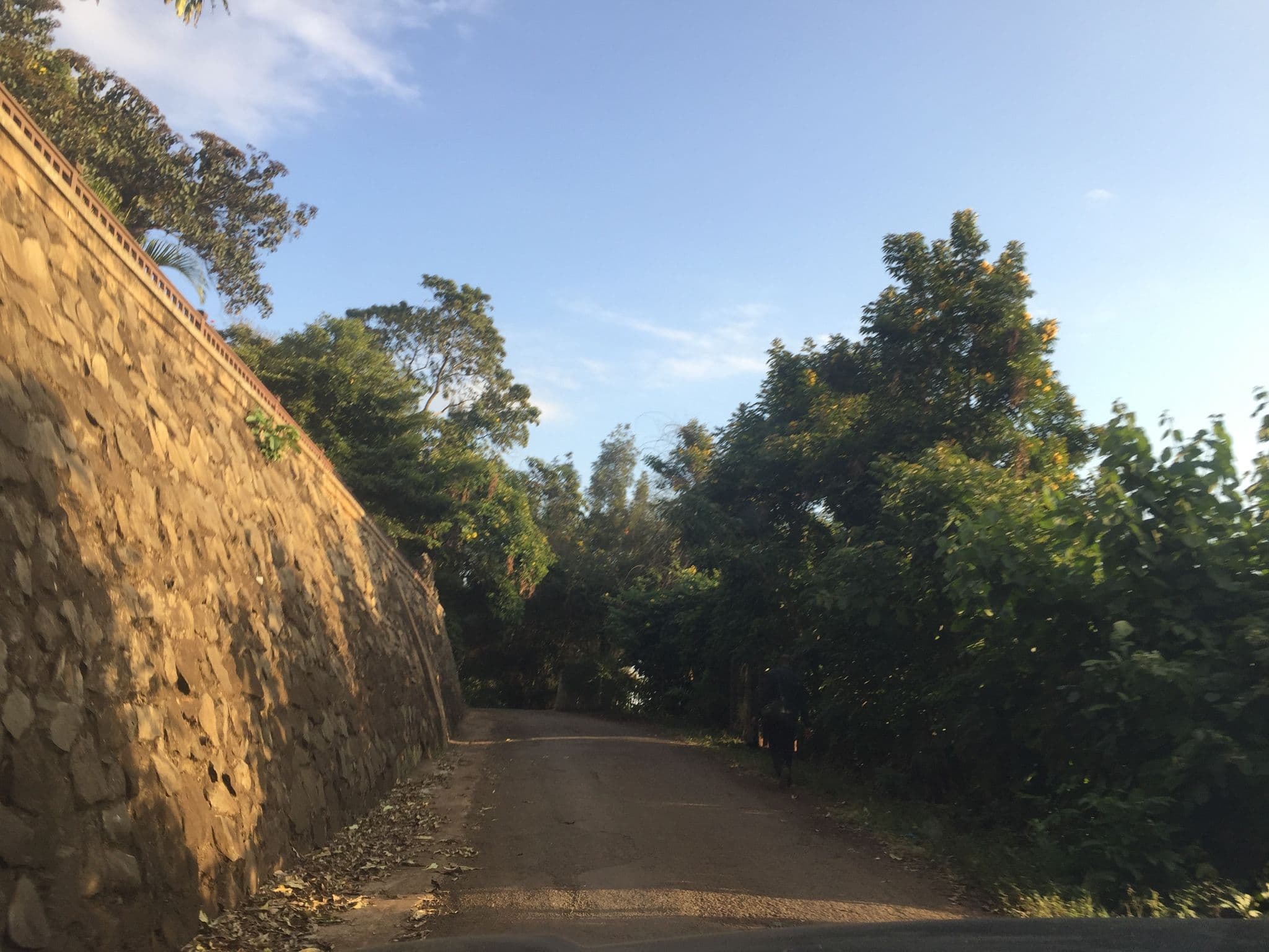 Street view near Machweo Onsea Resort, Arusha — © alvinsj (CC BY-SA · Mapillary)