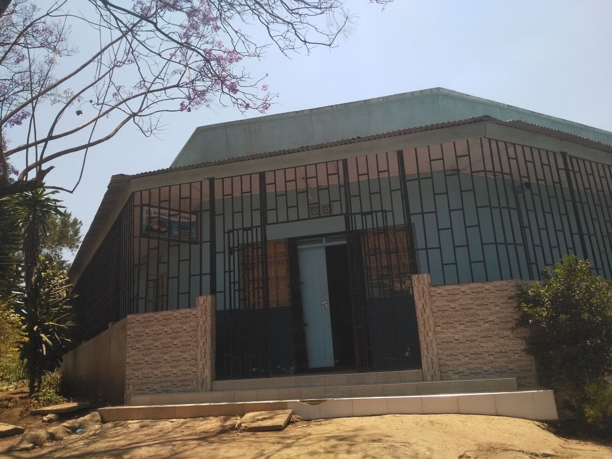 Street view near Gateway Pension inn, Arusha — © ralebipim (CC BY-SA · Mapillary)