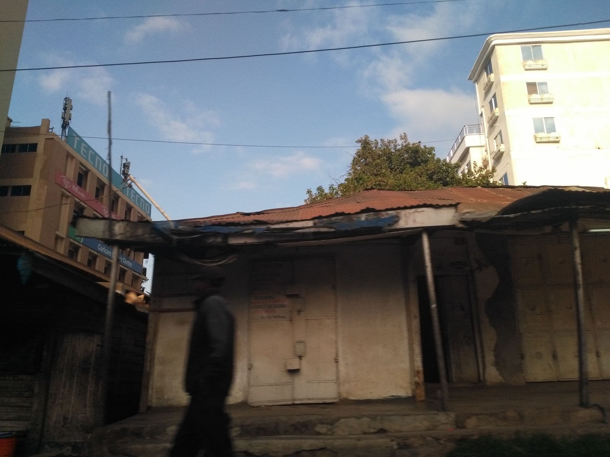 Street view near Kibo Palace Apartments, Arusha — © ralebipim (CC BY-SA · Mapillary)