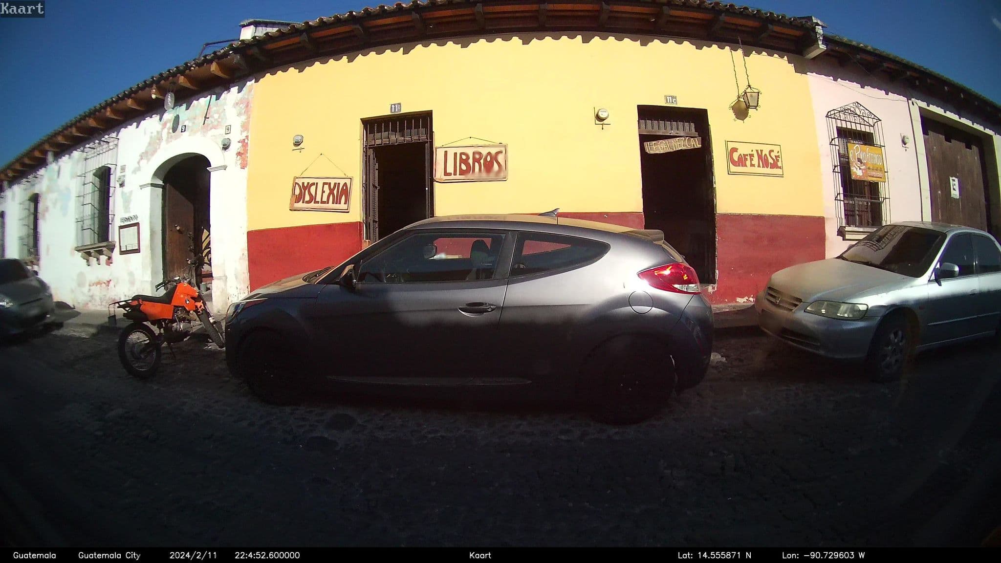 Street view near Johnny's Place, Antigua Guatemala — © kaart_2 (CC BY-SA · Mapillary)