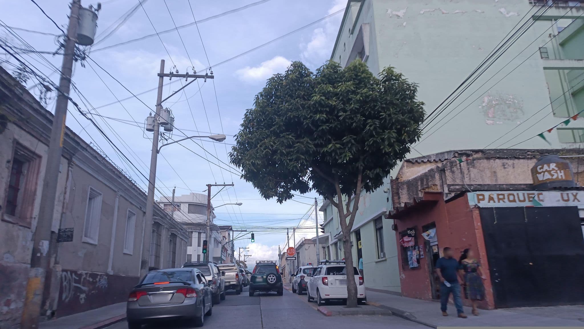 Street view near Hotel Excel, Guatemala City — © josuepillajo (CC BY-SA · Mapillary)