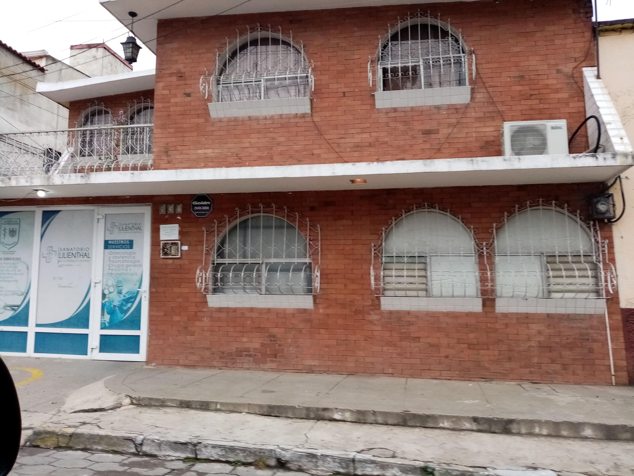 Street view near La Posada De Don Roberth, Quetzaltenango — © Linda_28 (CC BY-SA · Mapillary)