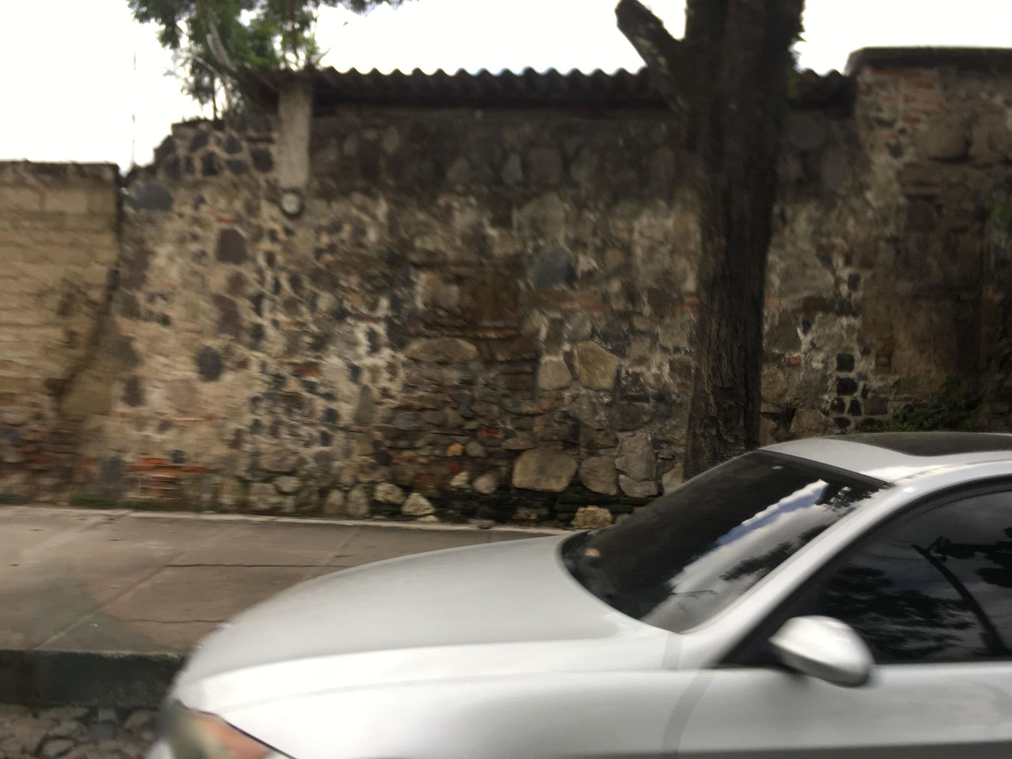 Street view near Hotel La Ermita de Santa Lucía, Antigua Guatemala — © jaas (CC BY-SA · Mapillary)