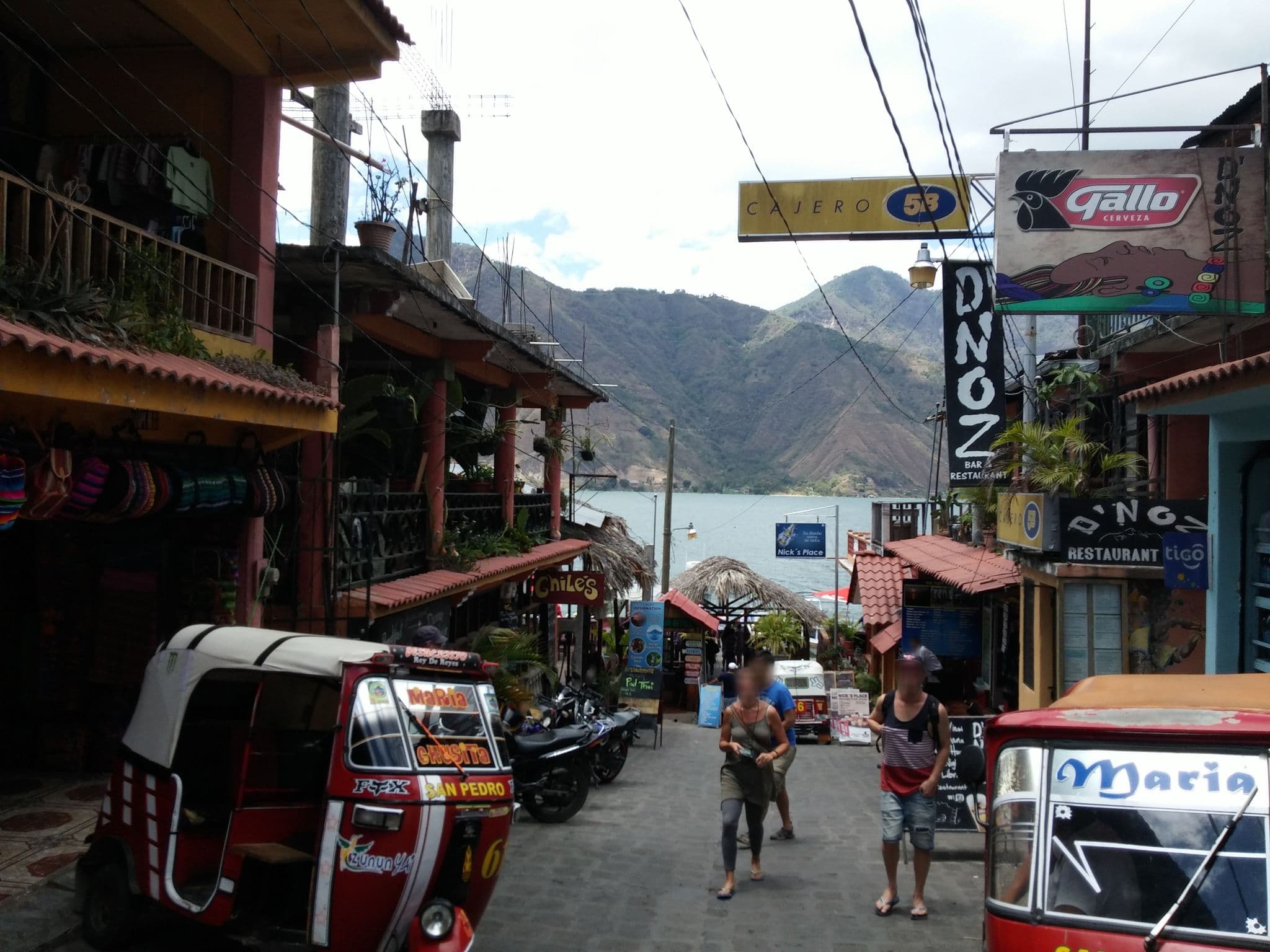 Street view near mansion Laguna, San Pedro La Laguna — © elotrojames (CC BY-SA · Mapillary)